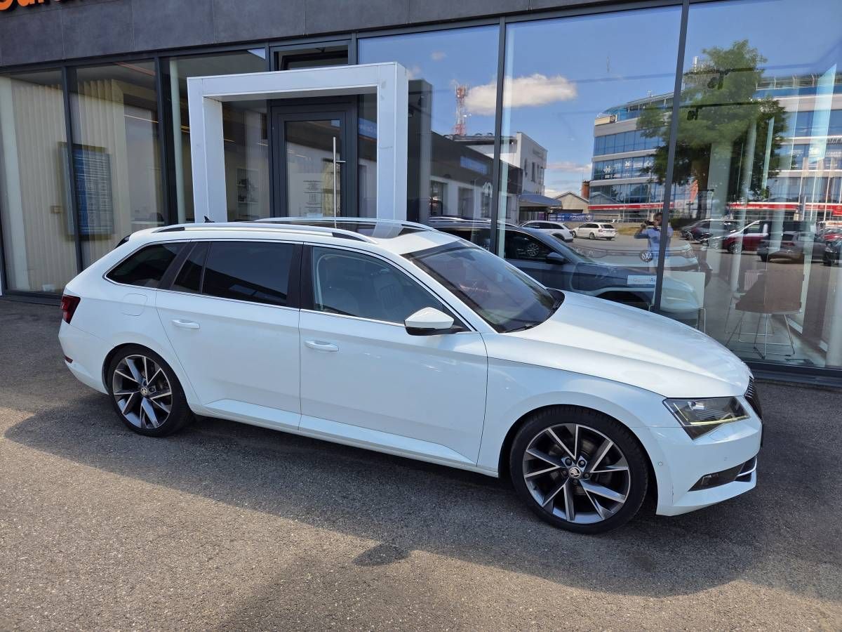 Škoda Superb, 1.4 TSI Style Plus - fotka 4