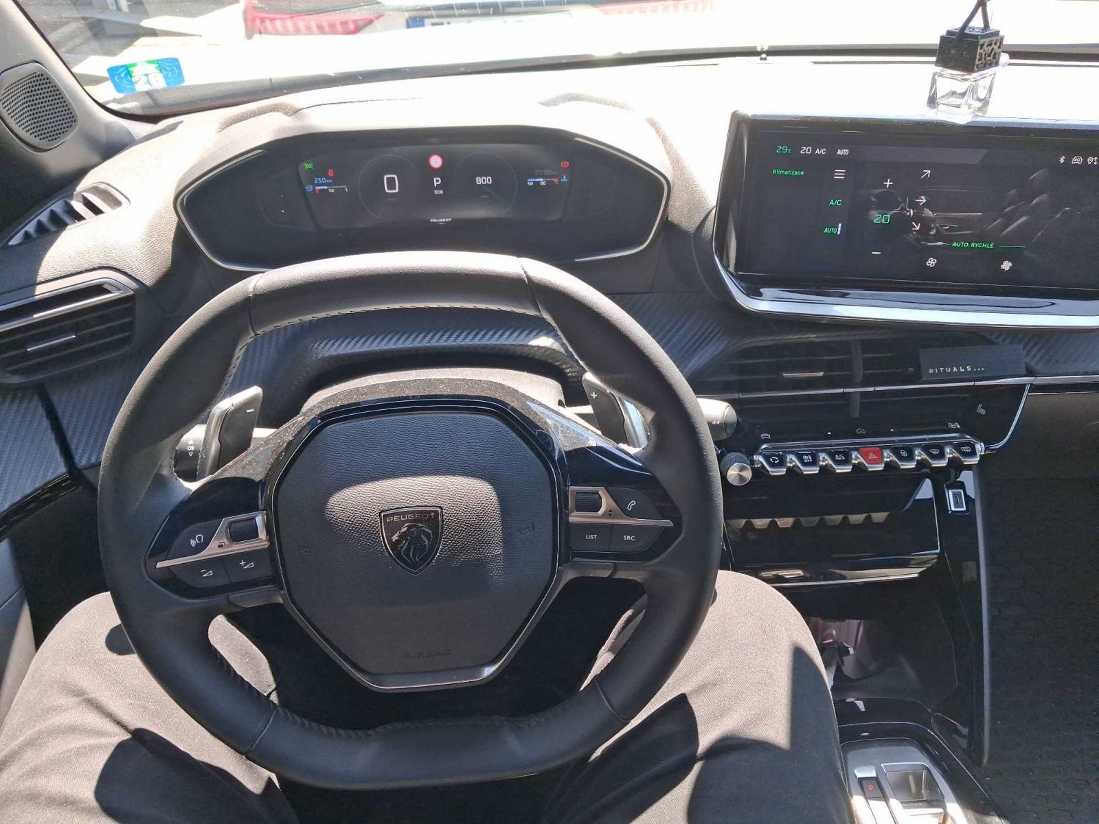 Peugeot 2008, 1.2 PureTech, Záruka, Automat - fotka 3