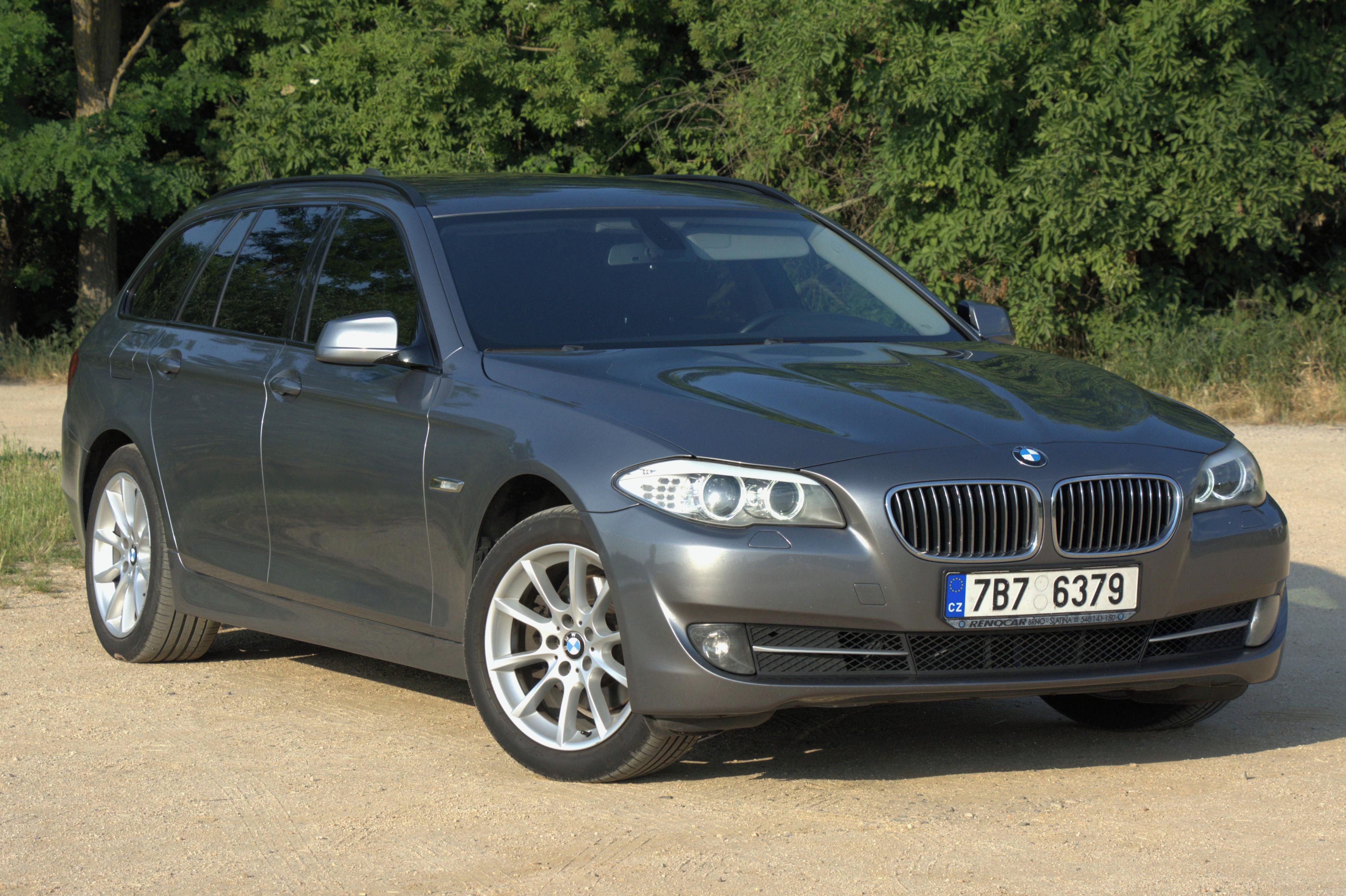BMW Řada 5, BMW 520d 2011 manuál - fotka 3