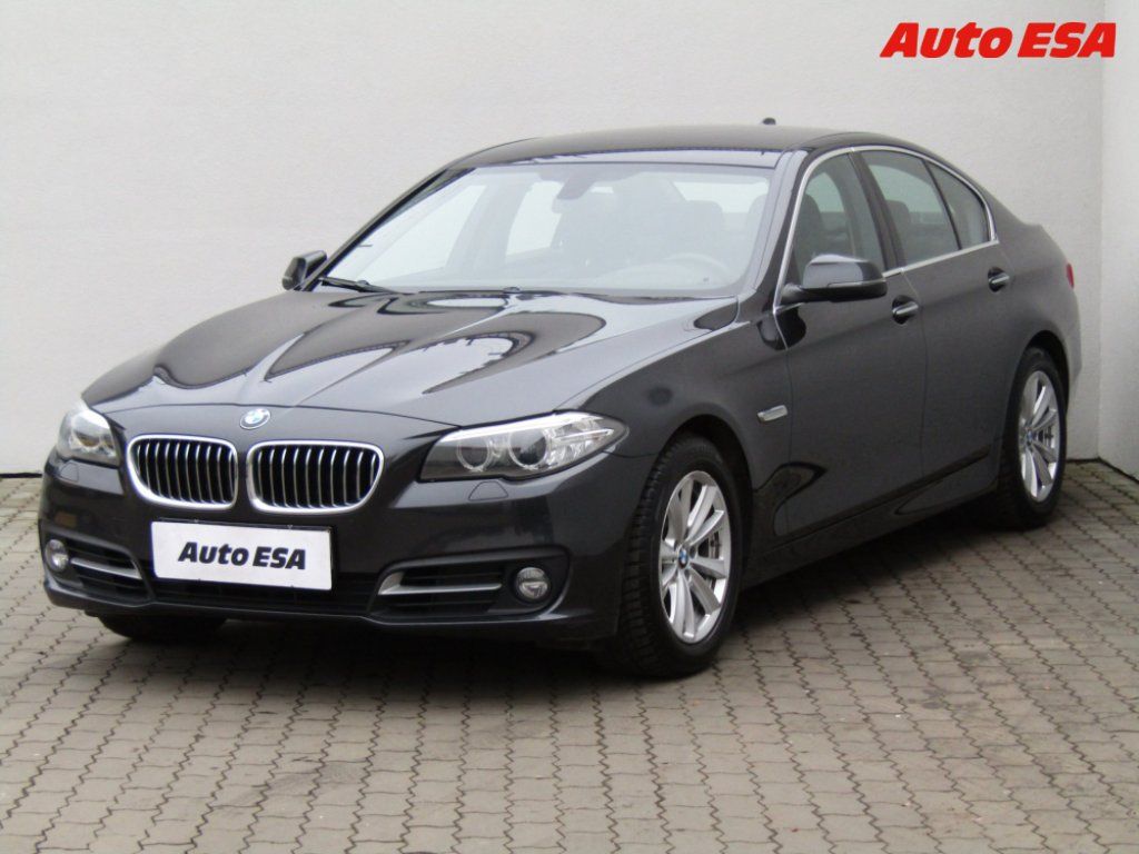 BMW Řada 5, 520d - fotka 3