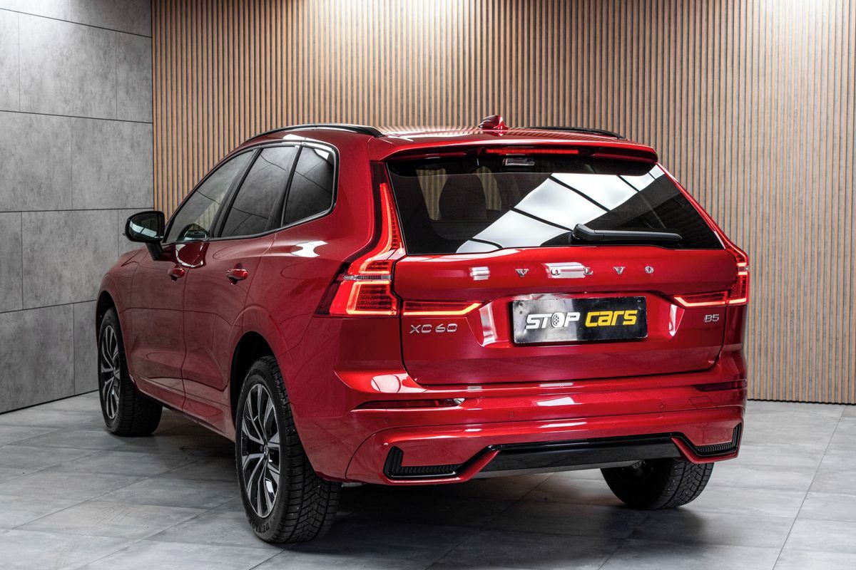 Volvo XC60, B5 184kW DARK PLUS*DPH*ČR 1.M* - fotka 4