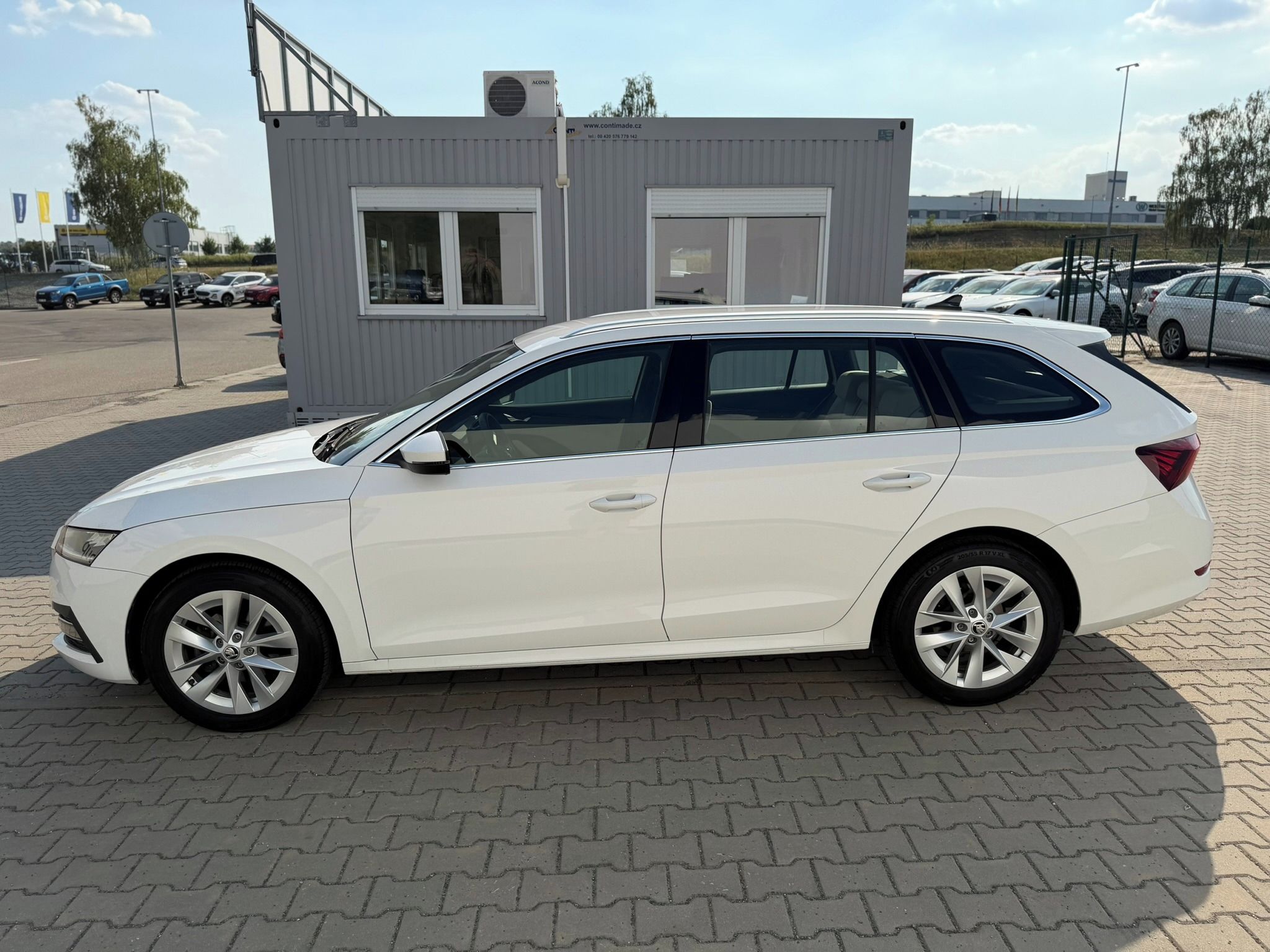 Škoda Octavia, 2.0 TDI 85 kW Style Combi - fotka 4
