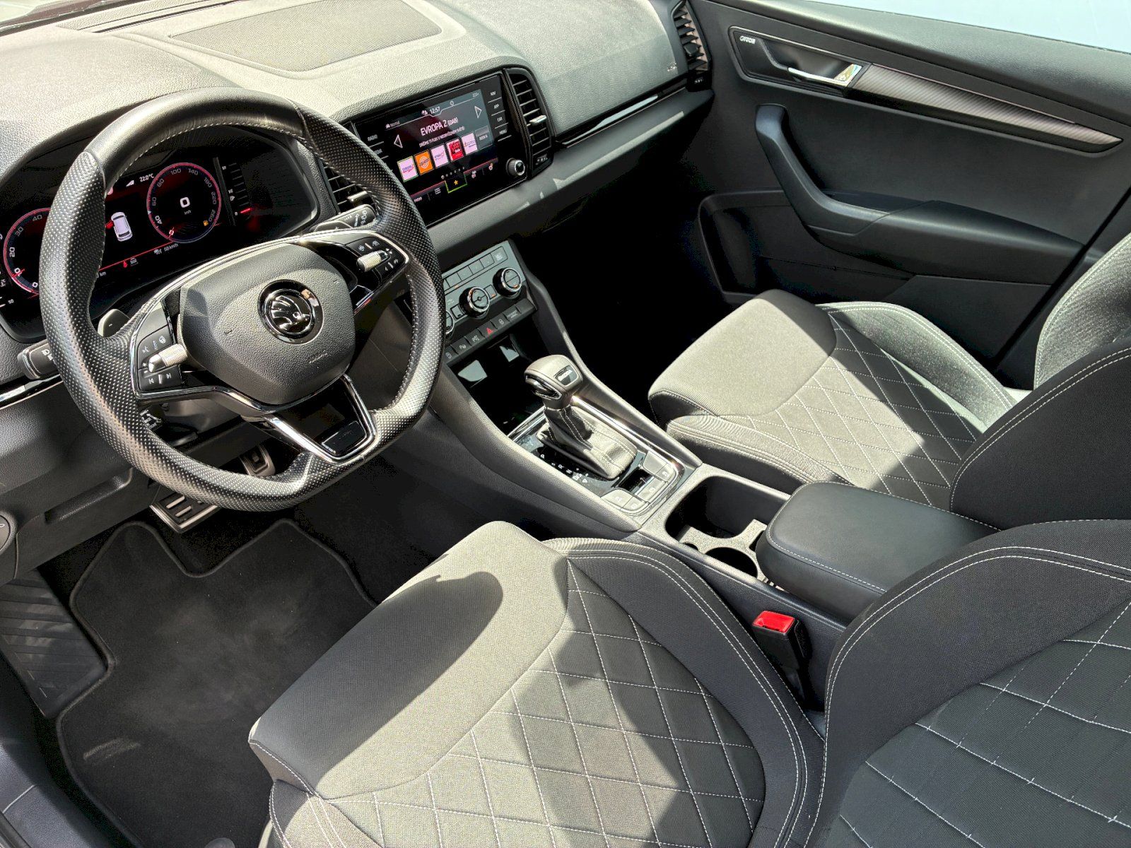 Škoda Karoq, 1,5 TSI / 110 kW Sportline DSG - fotka 5