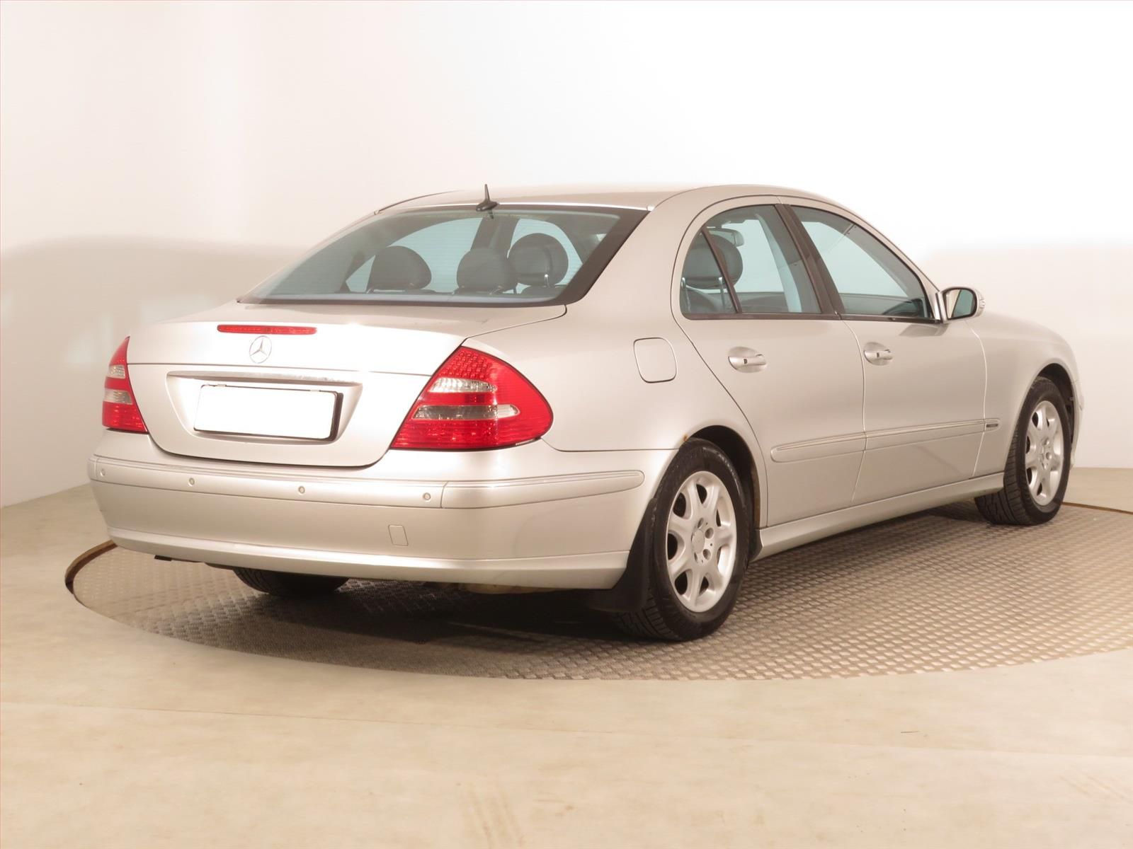 Mercedes-Benz Třídy E, 320 CDI, Automat, po STK - fotka 5