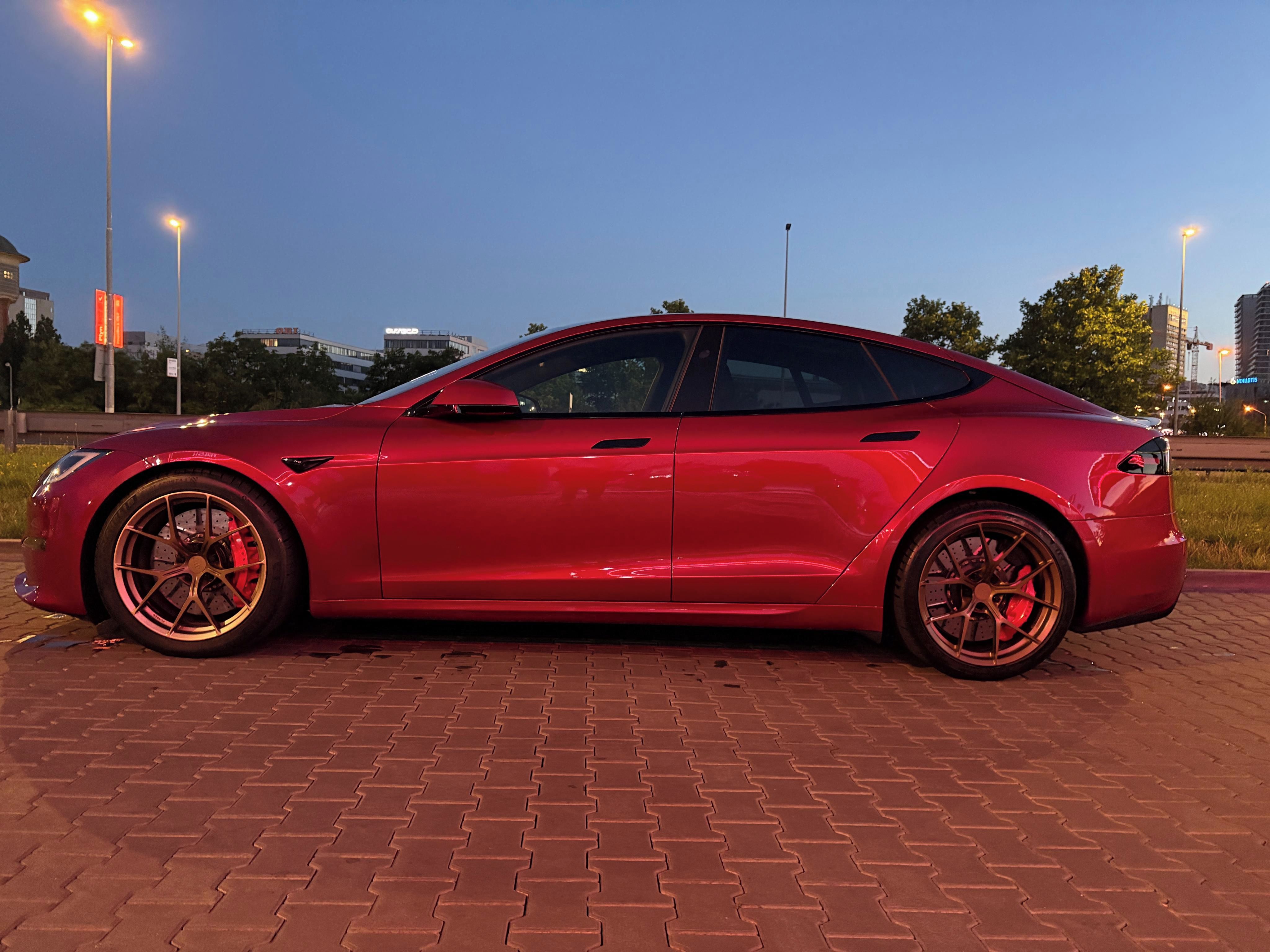 Tesla Model S, Plaid Track Package 1020HP - fotka 3