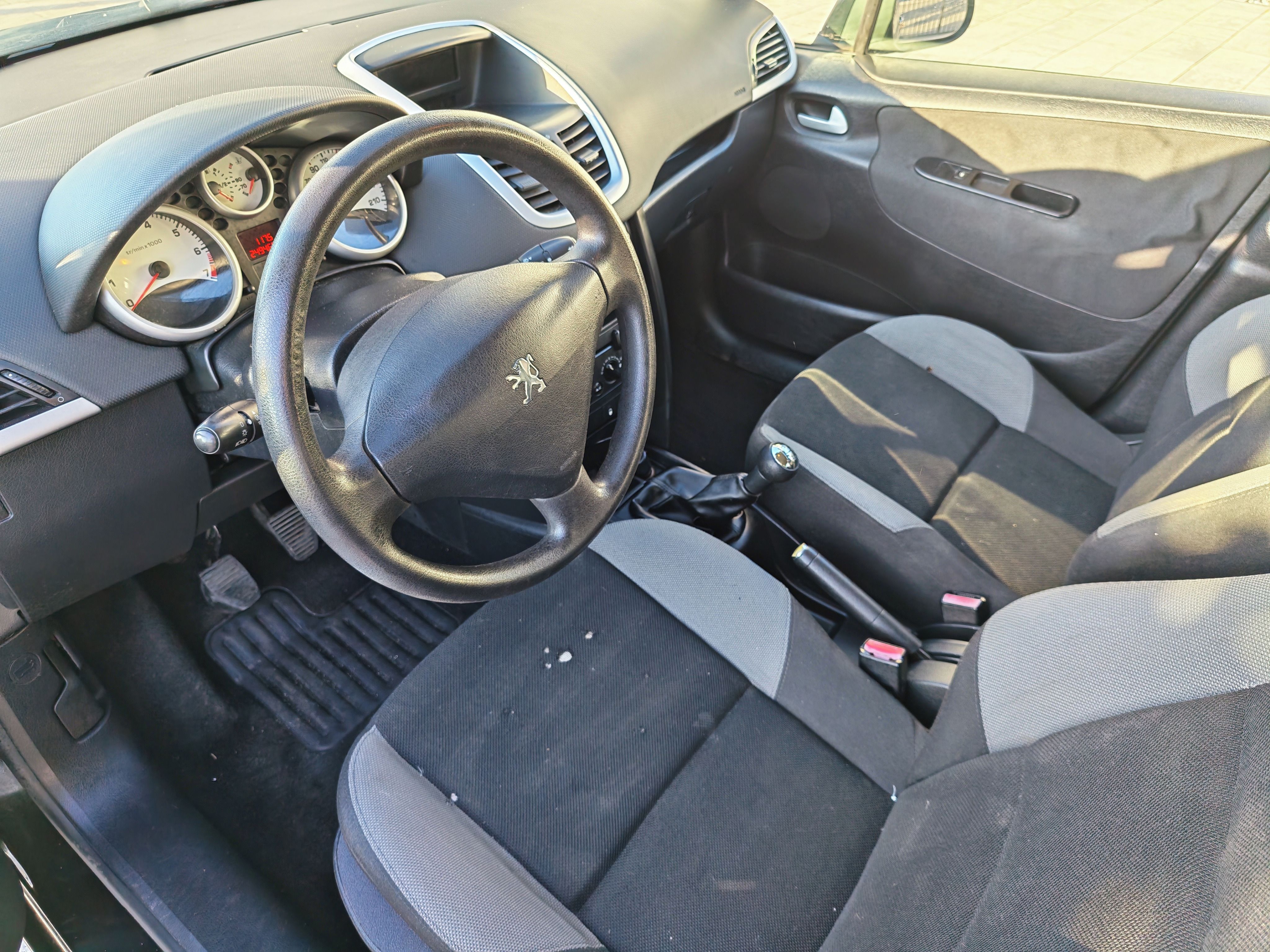 Peugeot 207, 1.4 - fotka 4
