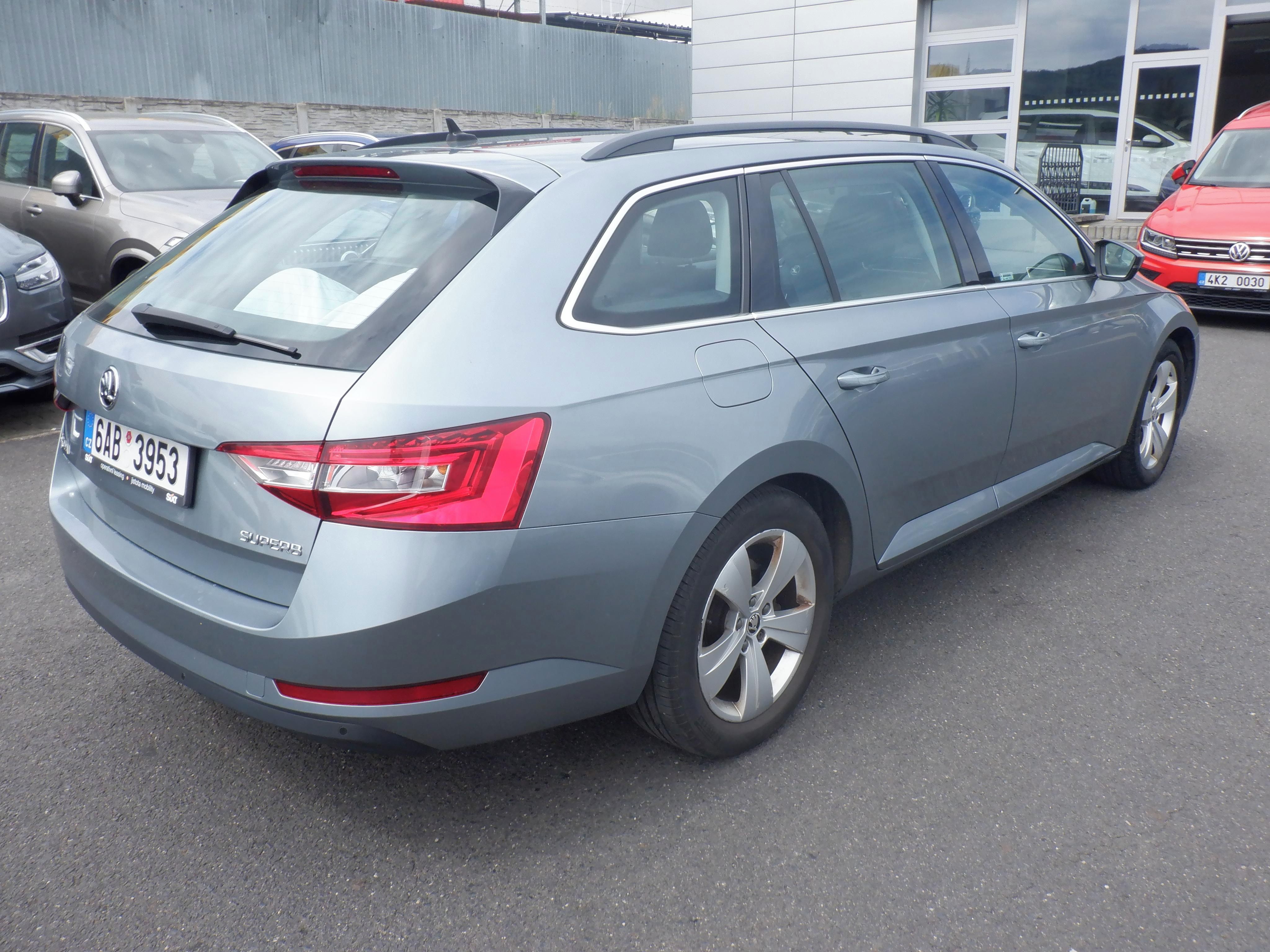 Škoda Superb, 2.0 TDI 110kW Ambition - fotka 5