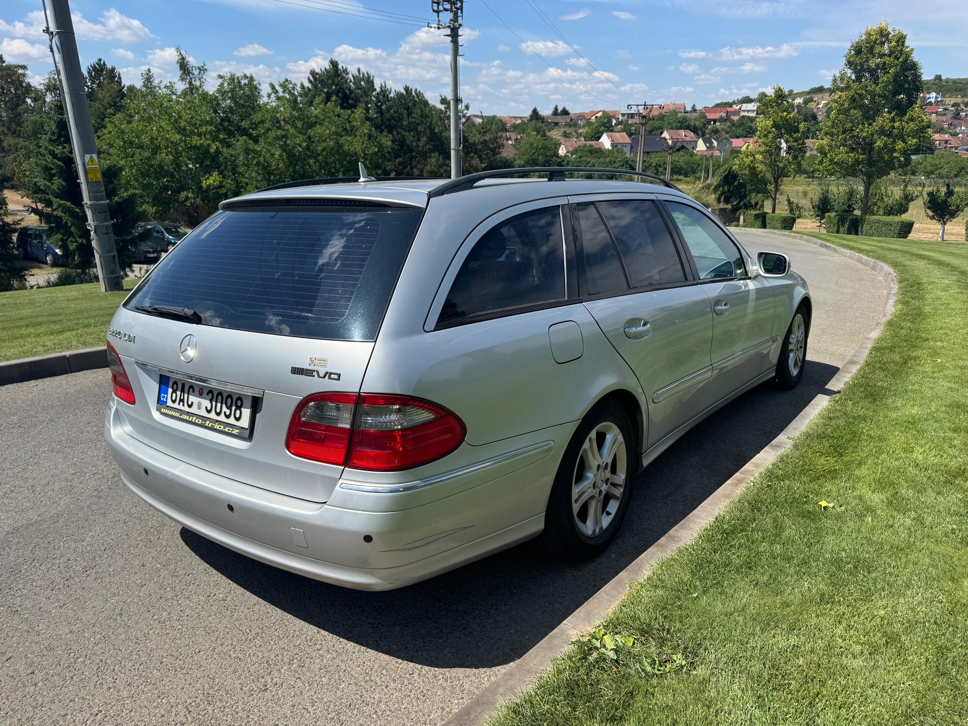 Mercedes-Benz Třídy E, 220 CDi AUT 125KW - fotka 5