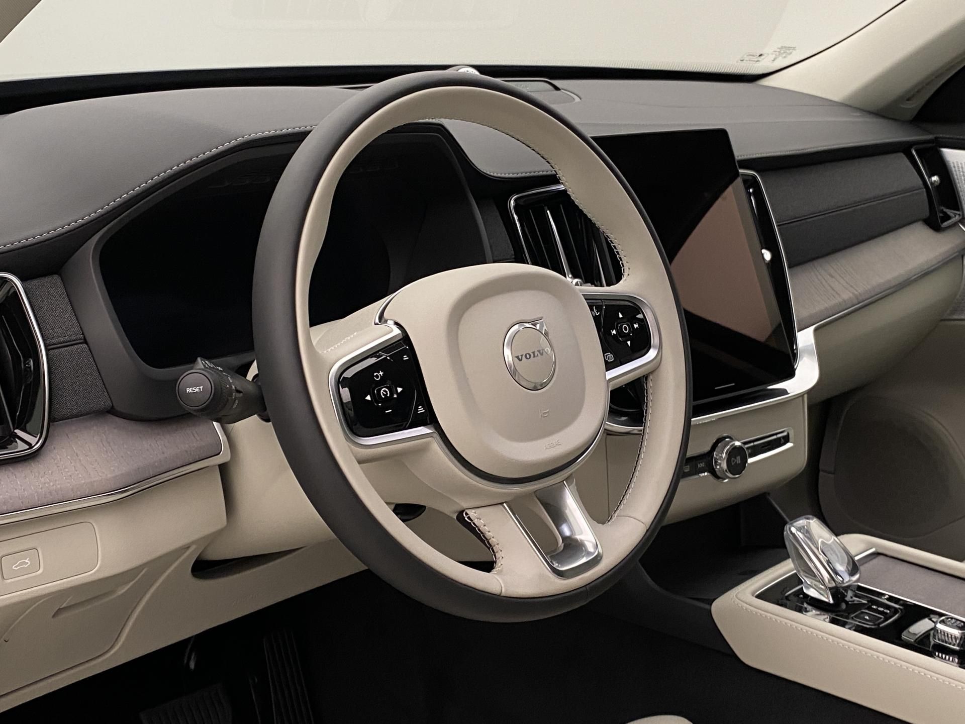 Volvo XC90, B5 AWD AUT BRIGHT PLUS 7míst - fotka 4
