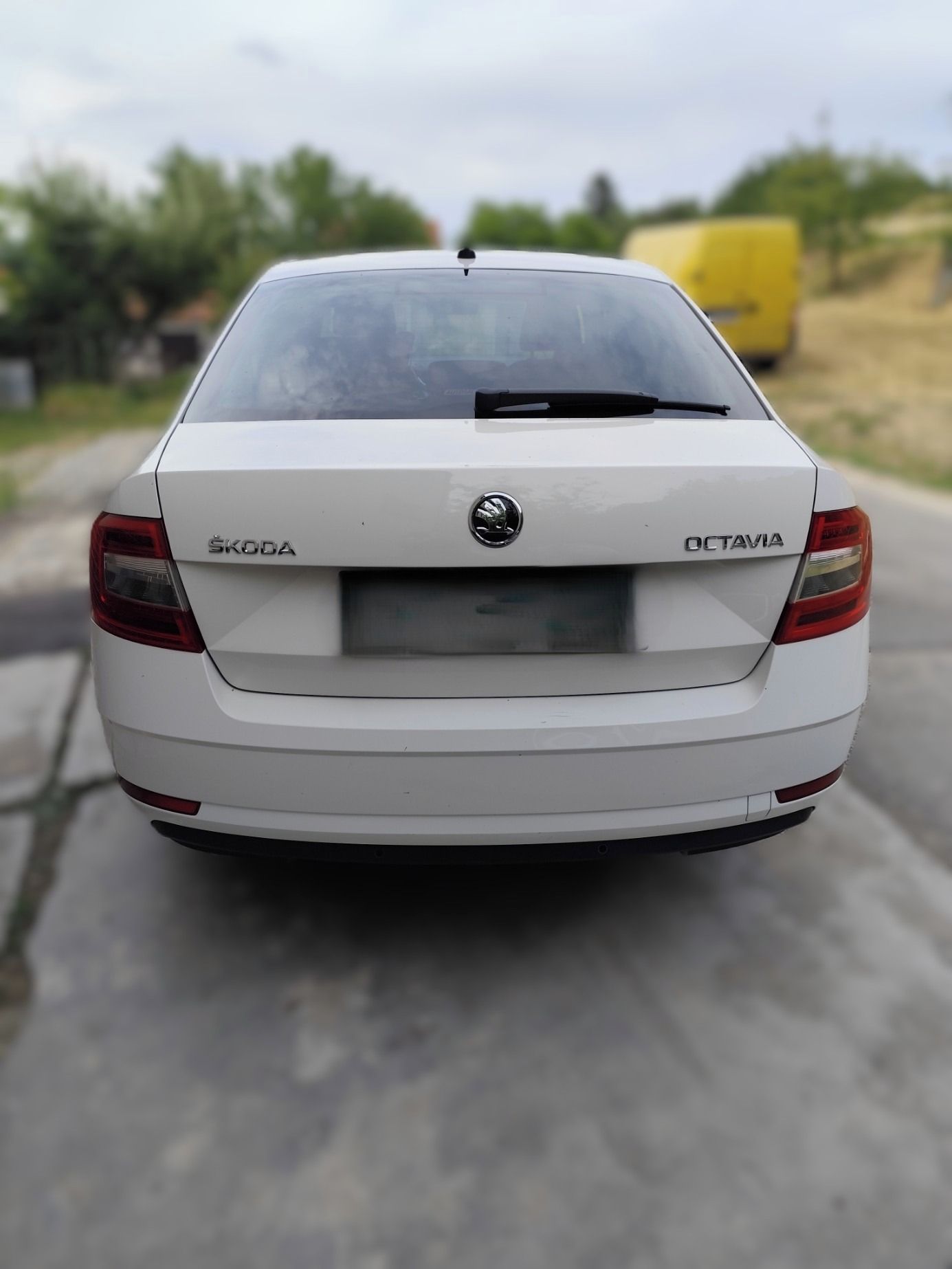 Škoda Octavia, 1.5 TSI 110kW,1.majit,sada kol - fotka 4