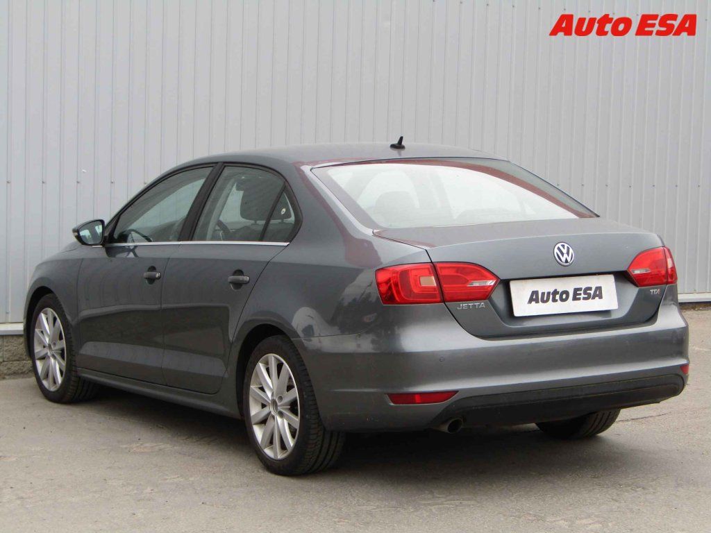 Volkswagen Jetta, 1.6 TDi,ČR,autoAC - fotka 6