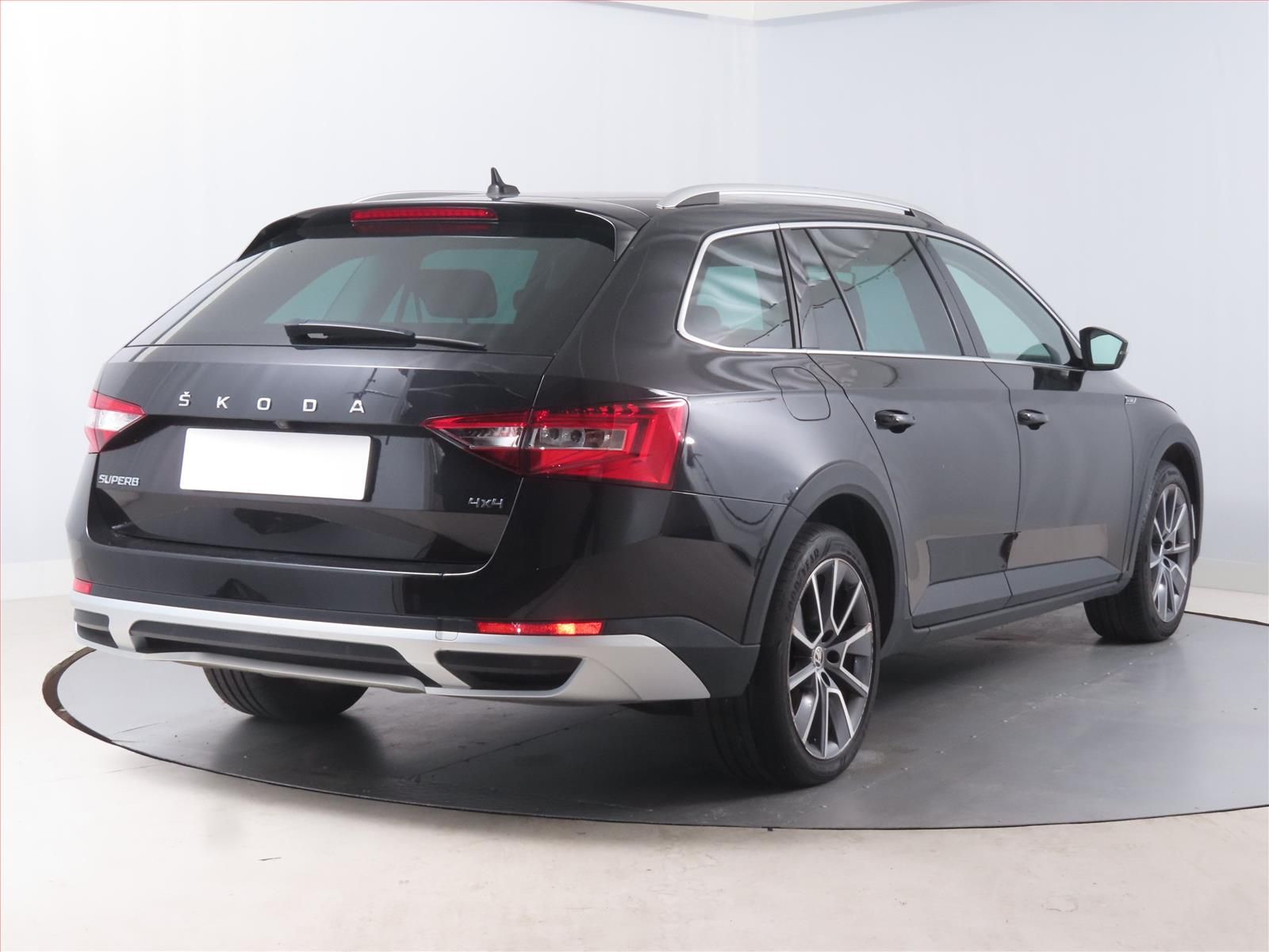 Škoda Superb, 2.0 TDI, Scout, 4X4, Automat - fotka 5