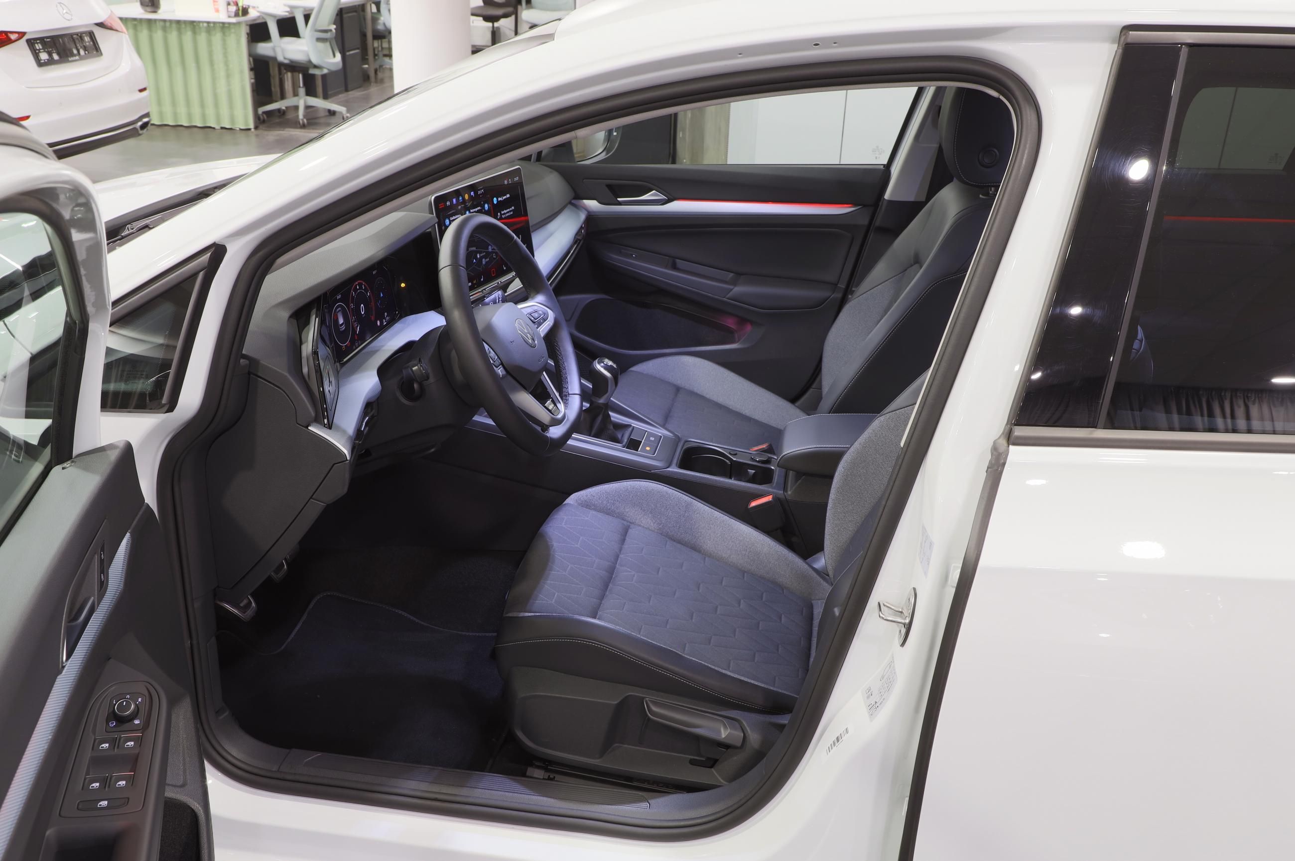 Volkswagen Golf, 1.5 TSI 85kW Man. / ALU 16'' - fotka 5