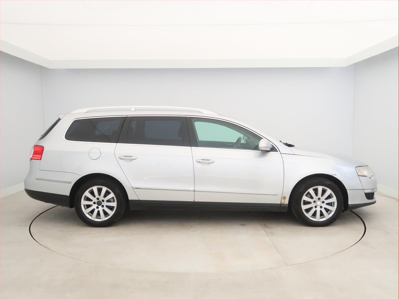 Volkswagen Passat, 2.0 TDI, Comfortline, Klima - fotka 6