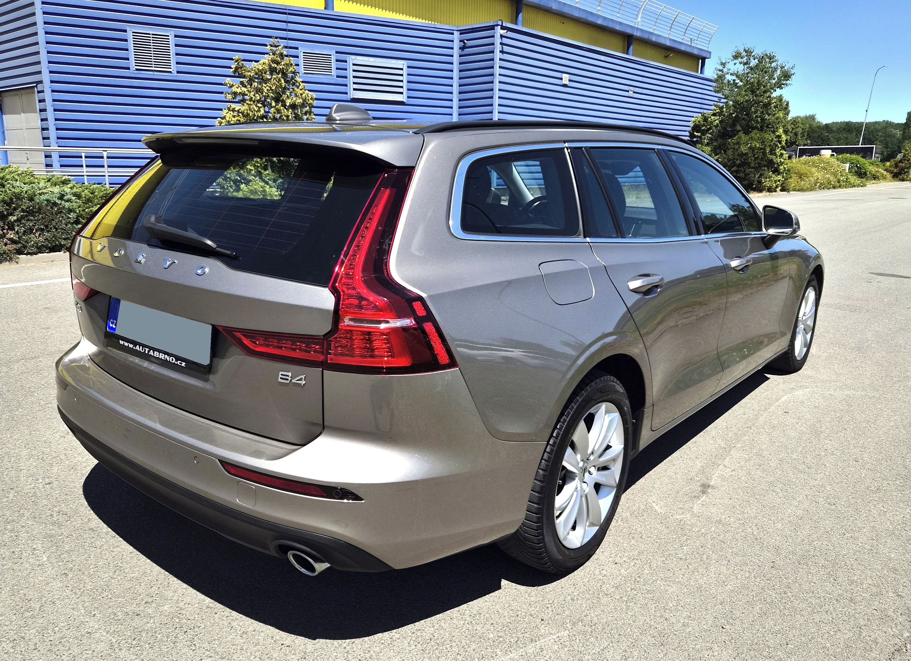 Volvo V60, 2.0B4 R 2022 1.MAJITEL LED DPH - fotka 5