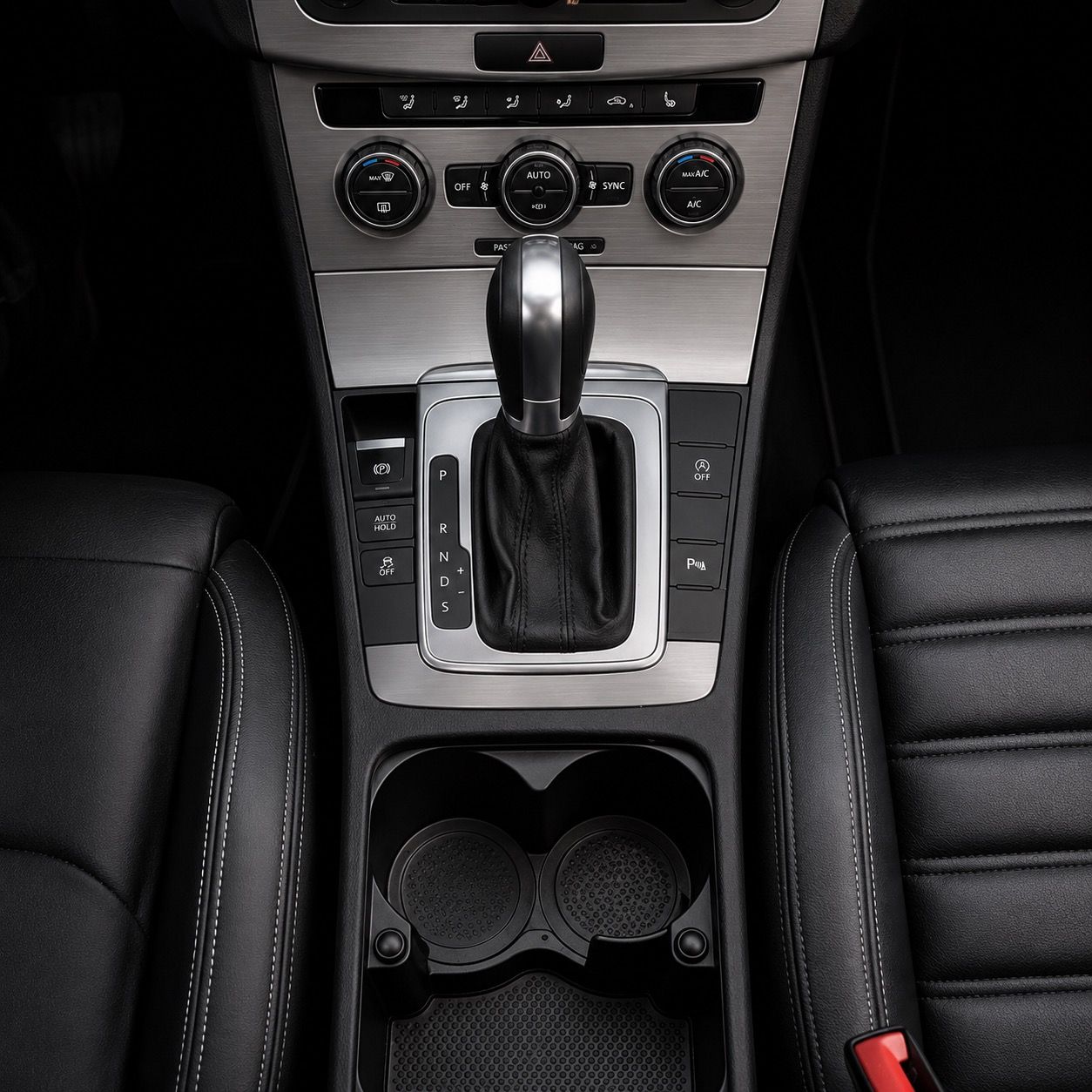 Volkswagen CC, 2.0TDI 130KW,DSG,LED,DPH,PANOR - fotka 6