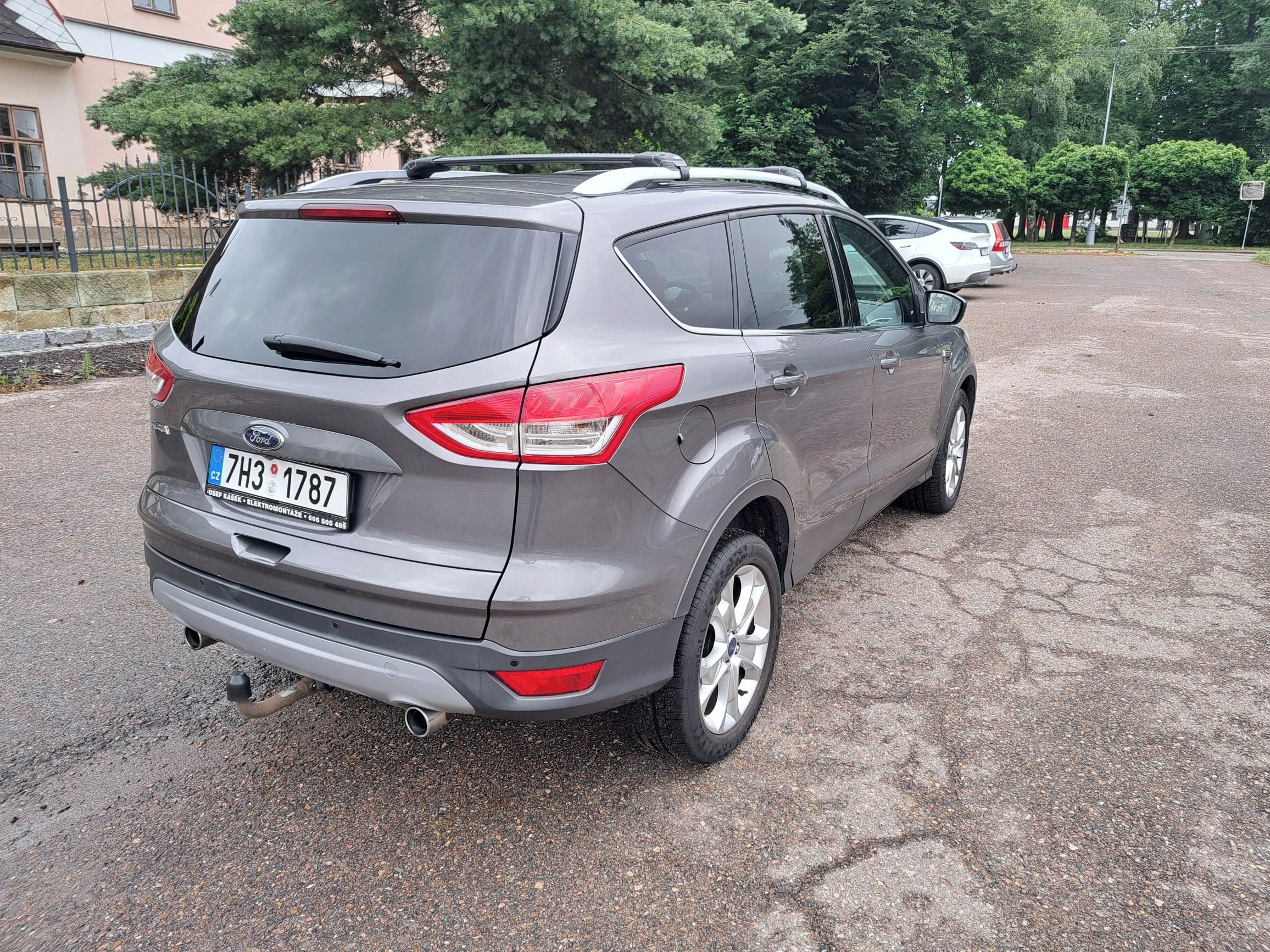 Ford Kuga, 2.0 TDCI 103 kW Titanium, 4x4 - fotka 4