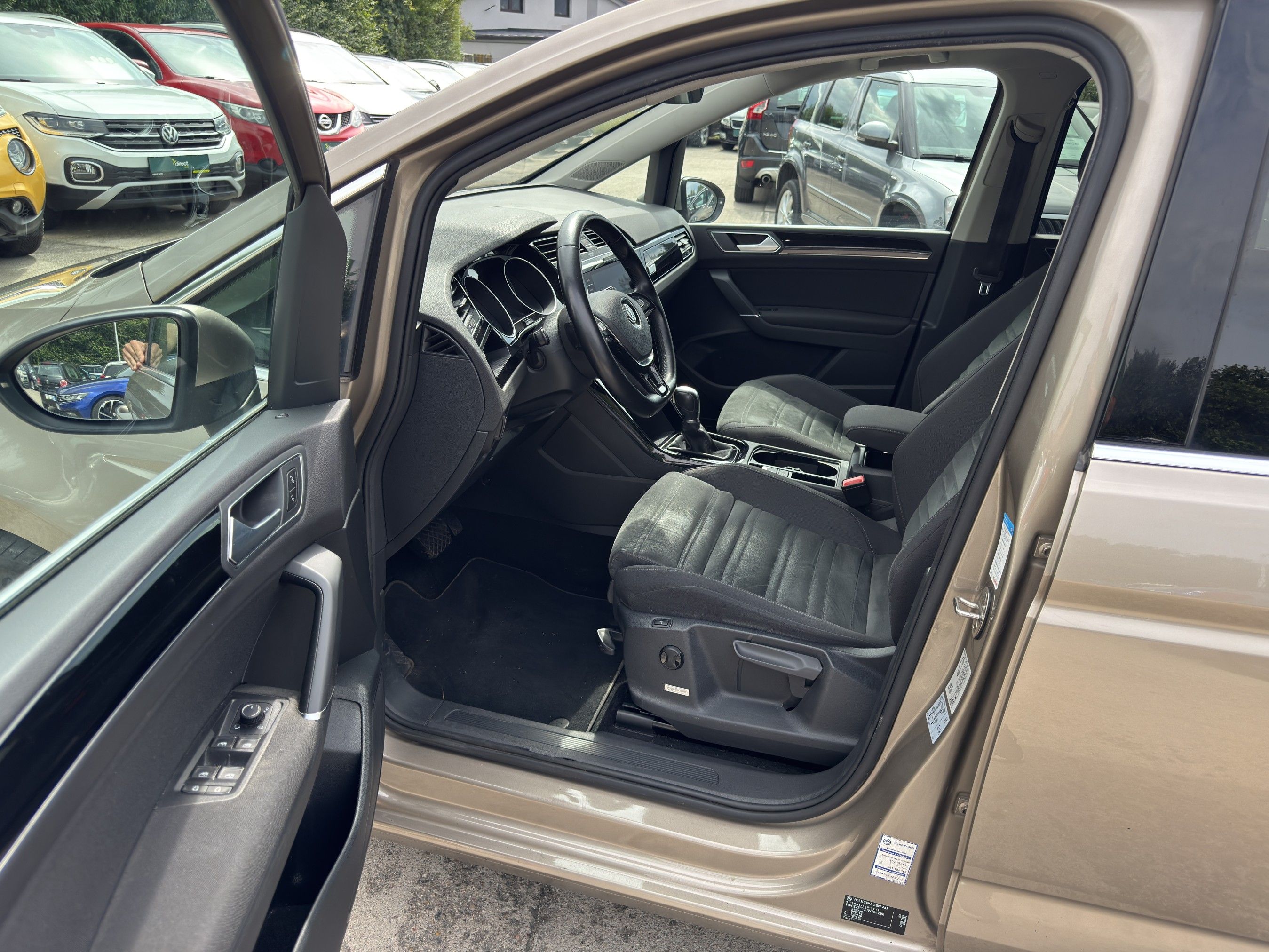 Volkswagen Touran, 1.4 TSi 110 kW Highline - fotka 4