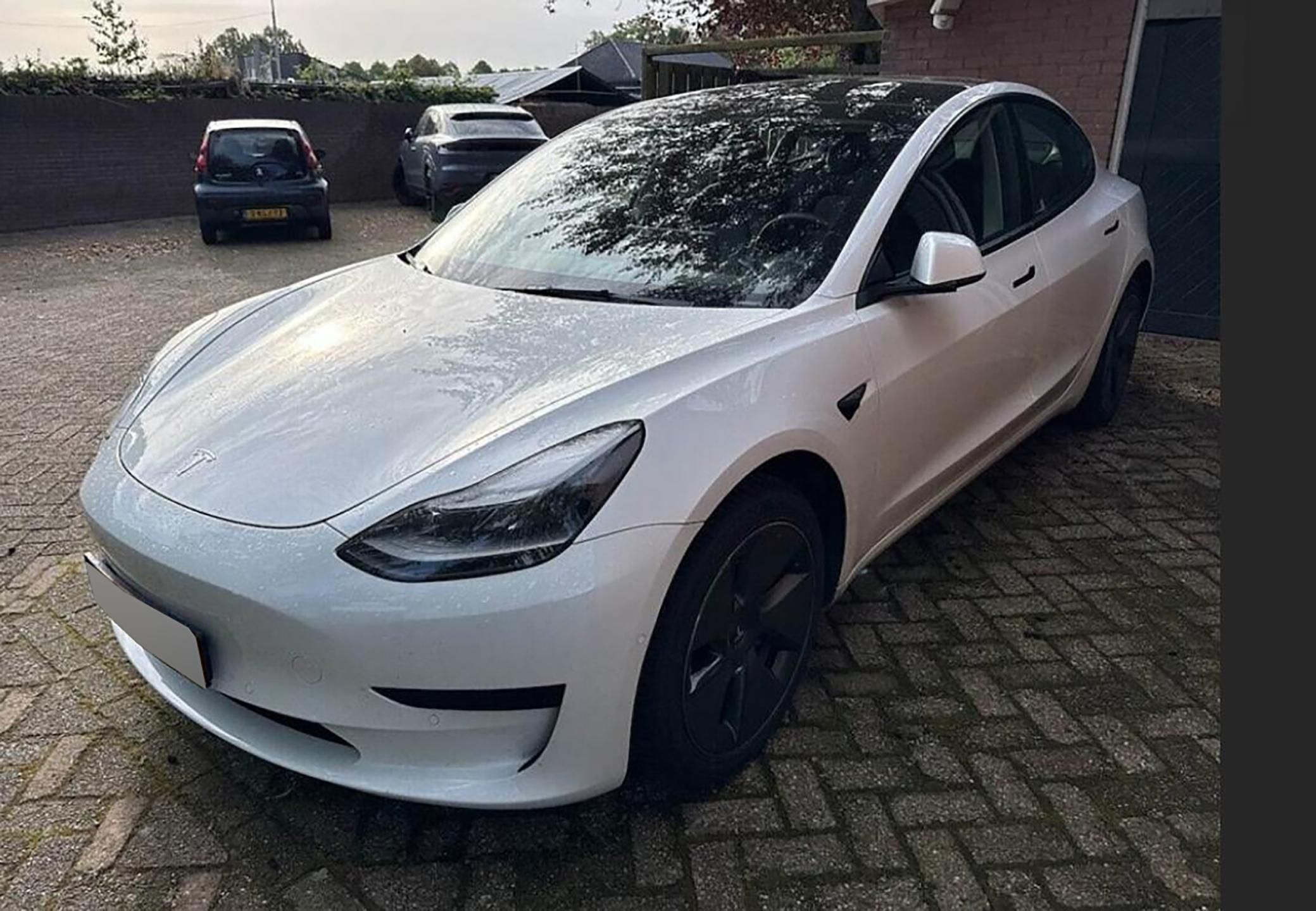 Tesla Model 3, Standard Range Plus, LFP - fotka 3