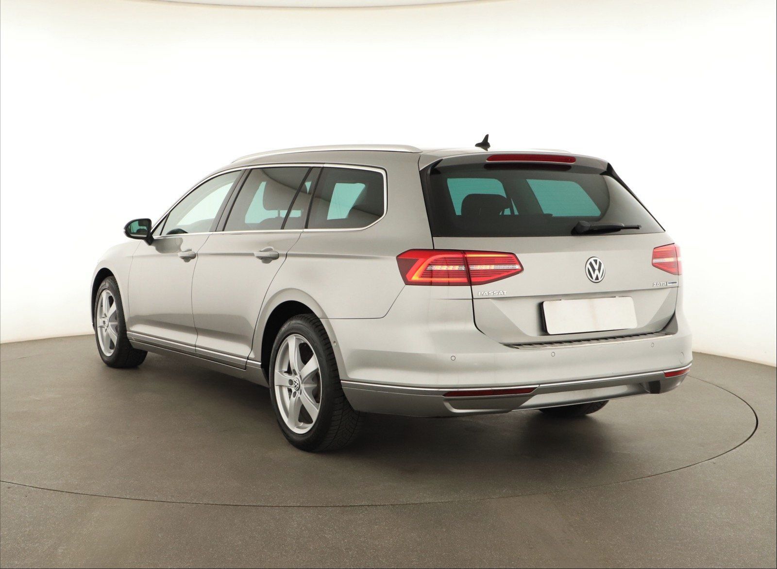 Volkswagen Passat, 2.0 TDI, Highline, Kůže, Navi - fotka 4