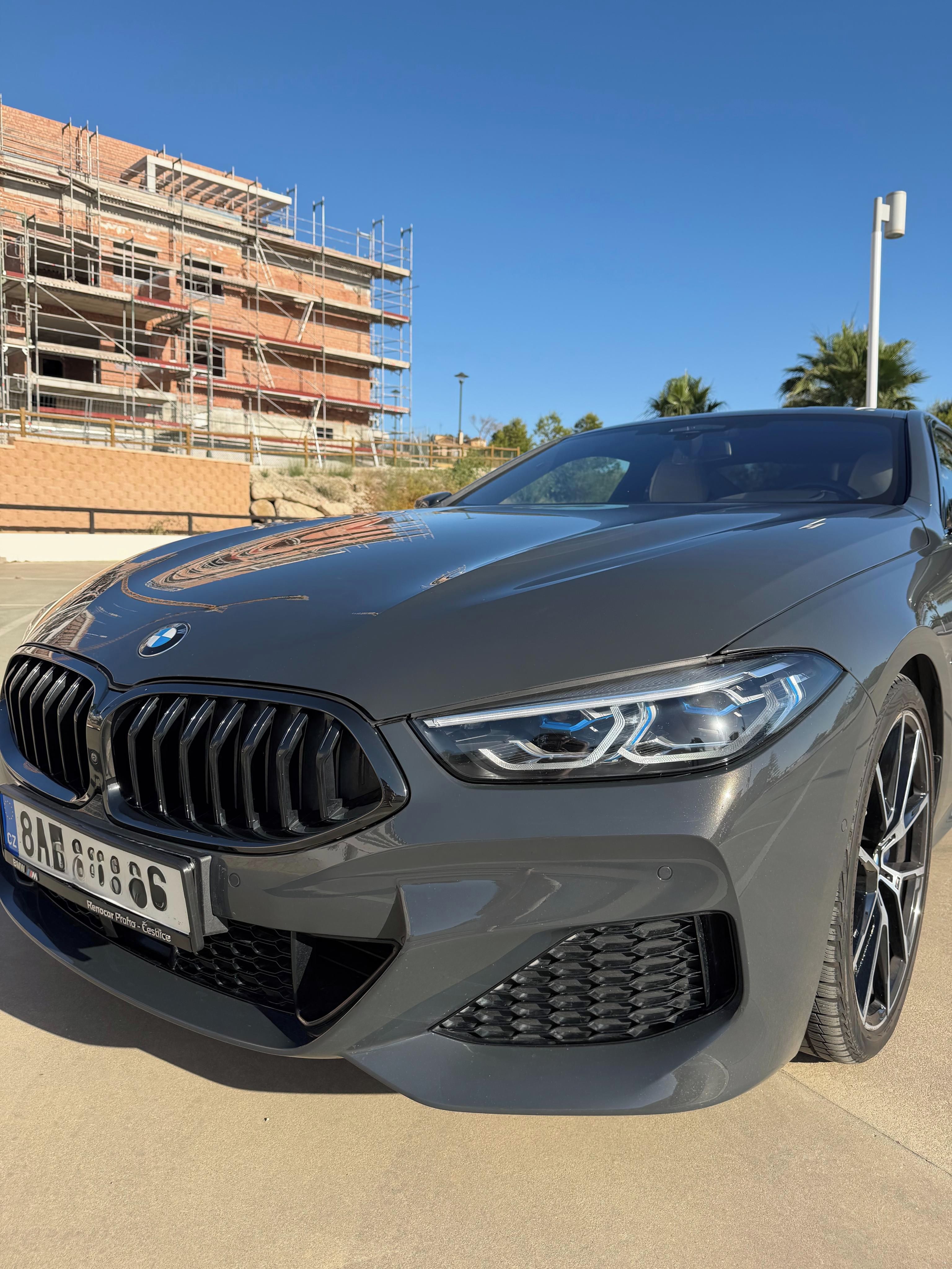 BMW Řada 8, 840d xDrive Coupé Individual - fotka 3
