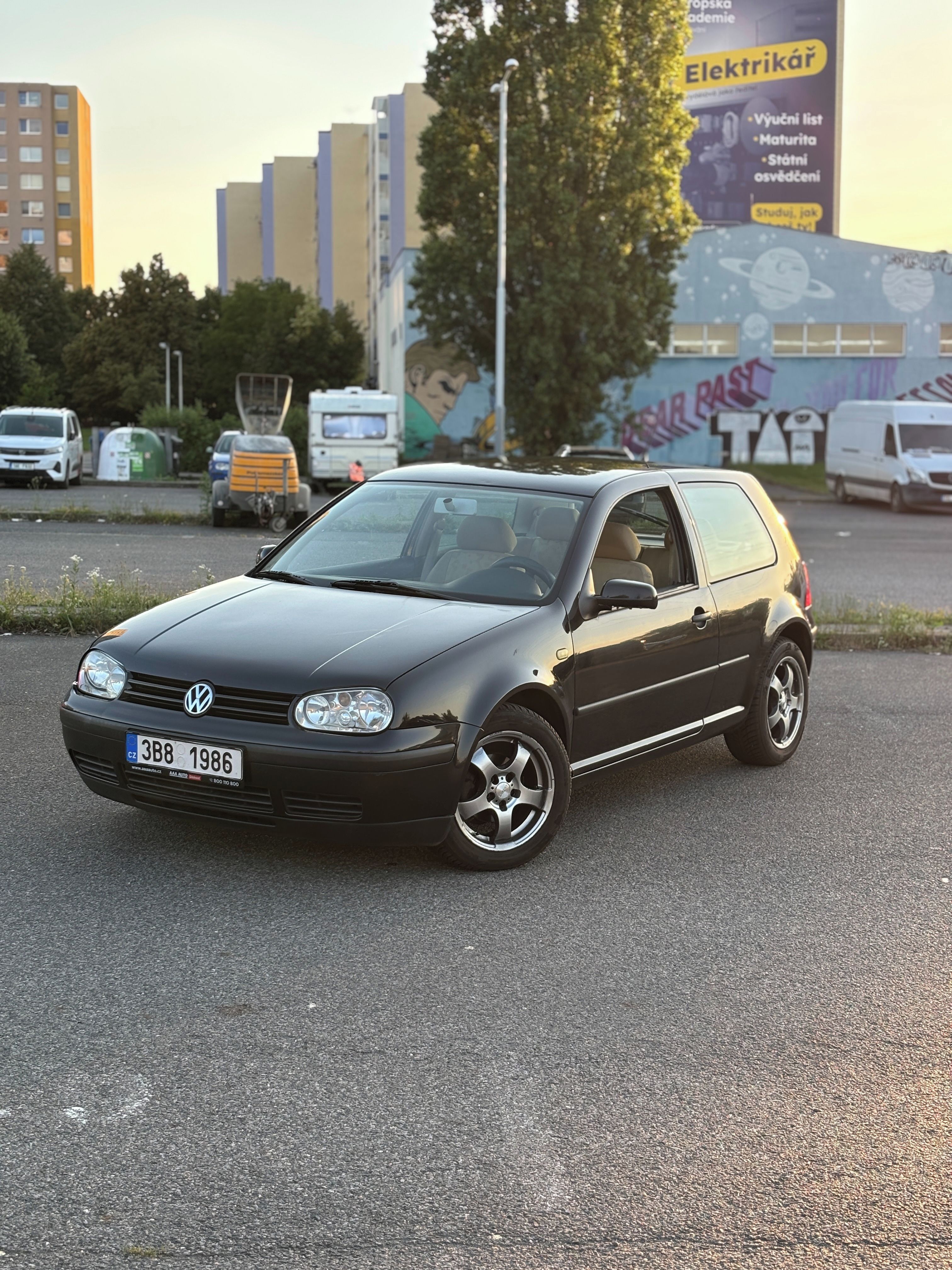 Volkswagen Golf, Volkswagen Golf IV, 1.6 benzin