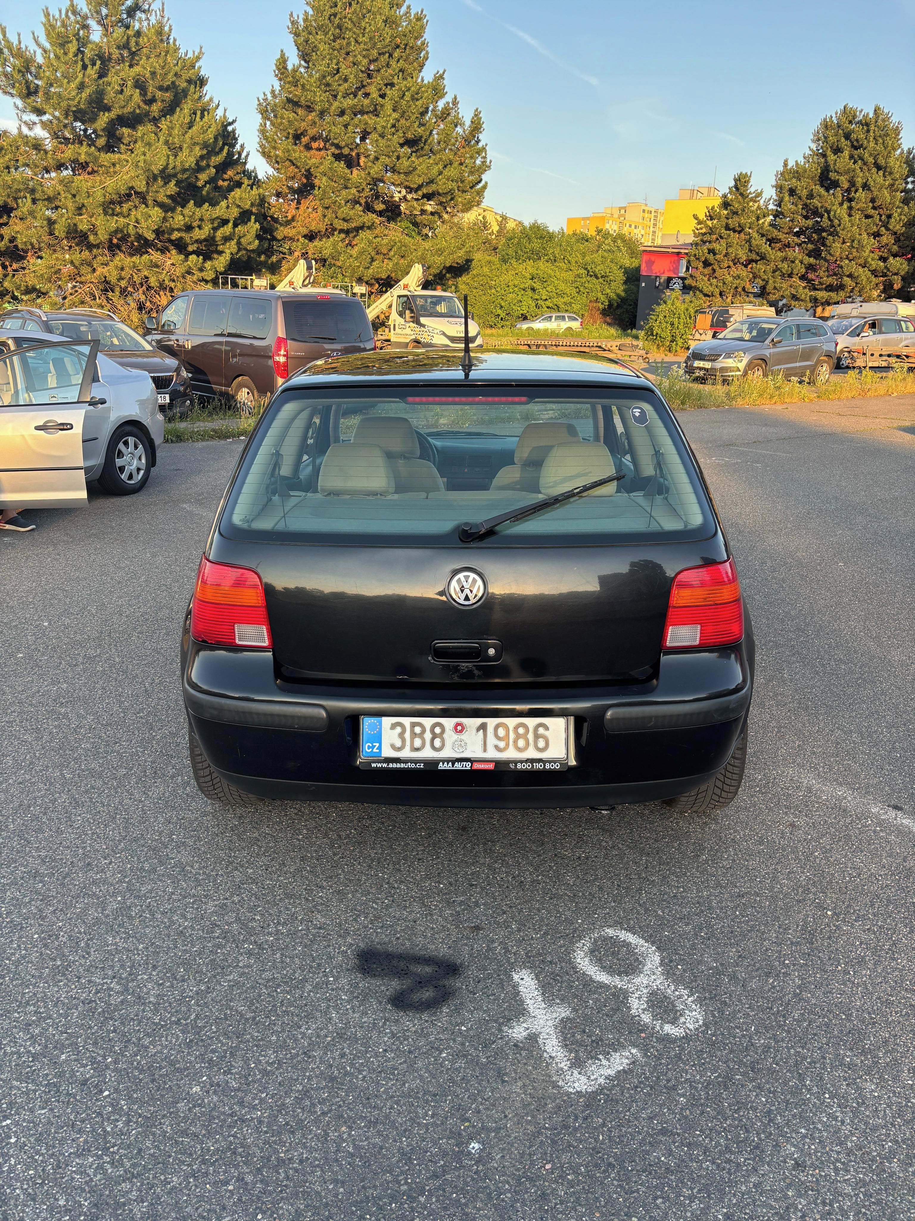 Volkswagen Golf, Volkswagen Golf IV, 1.6 benzin - fotka 5