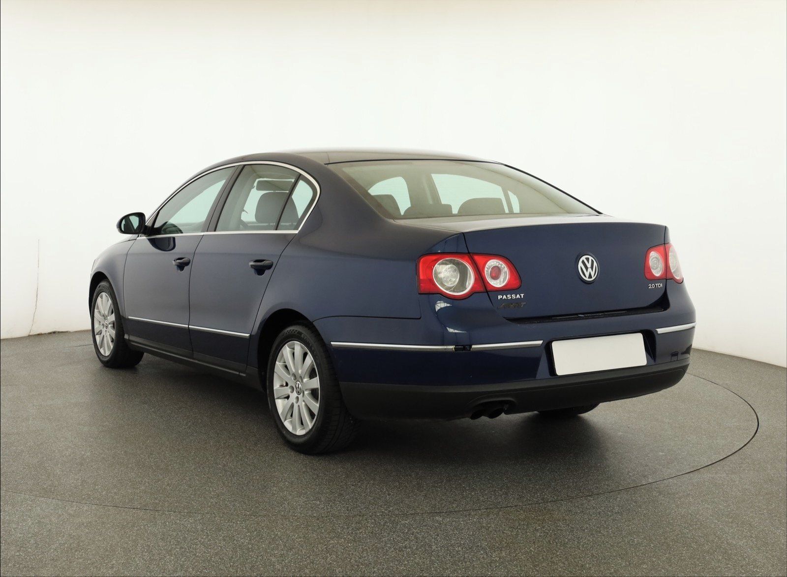 Volkswagen Passat, 2.0 TDI, po STK, Klima - fotka 4