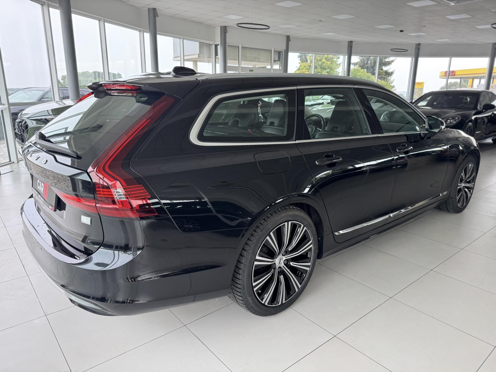 Volvo V90, T6 AWD*Recharge*KeyLess*Tažné - fotka 5