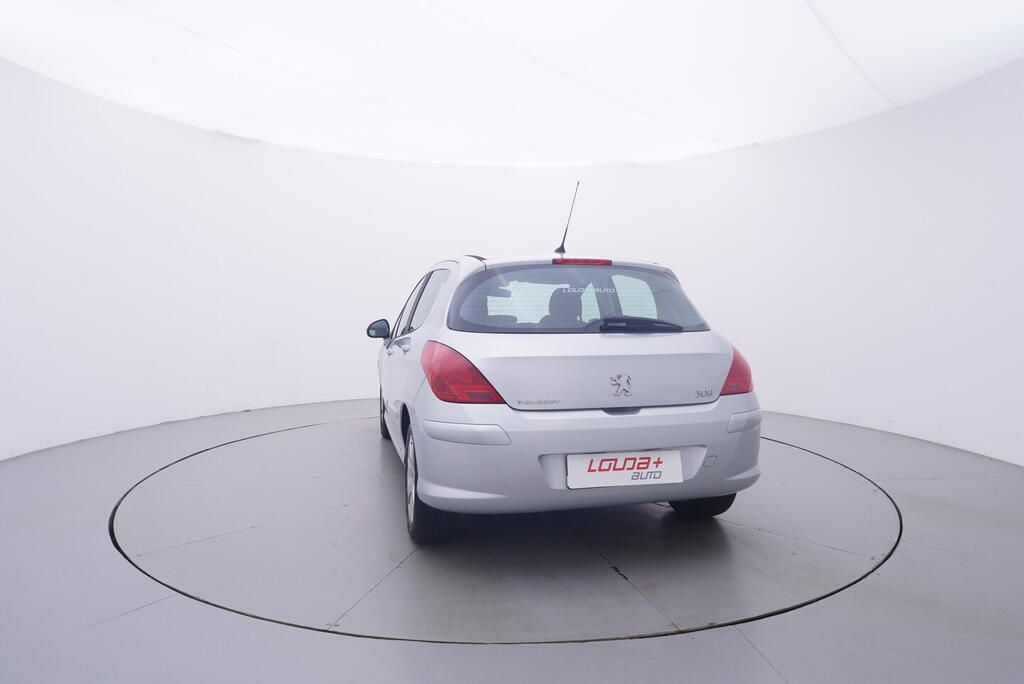 Peugeot 308, 1.6 VTi 88 kW - fotka 4