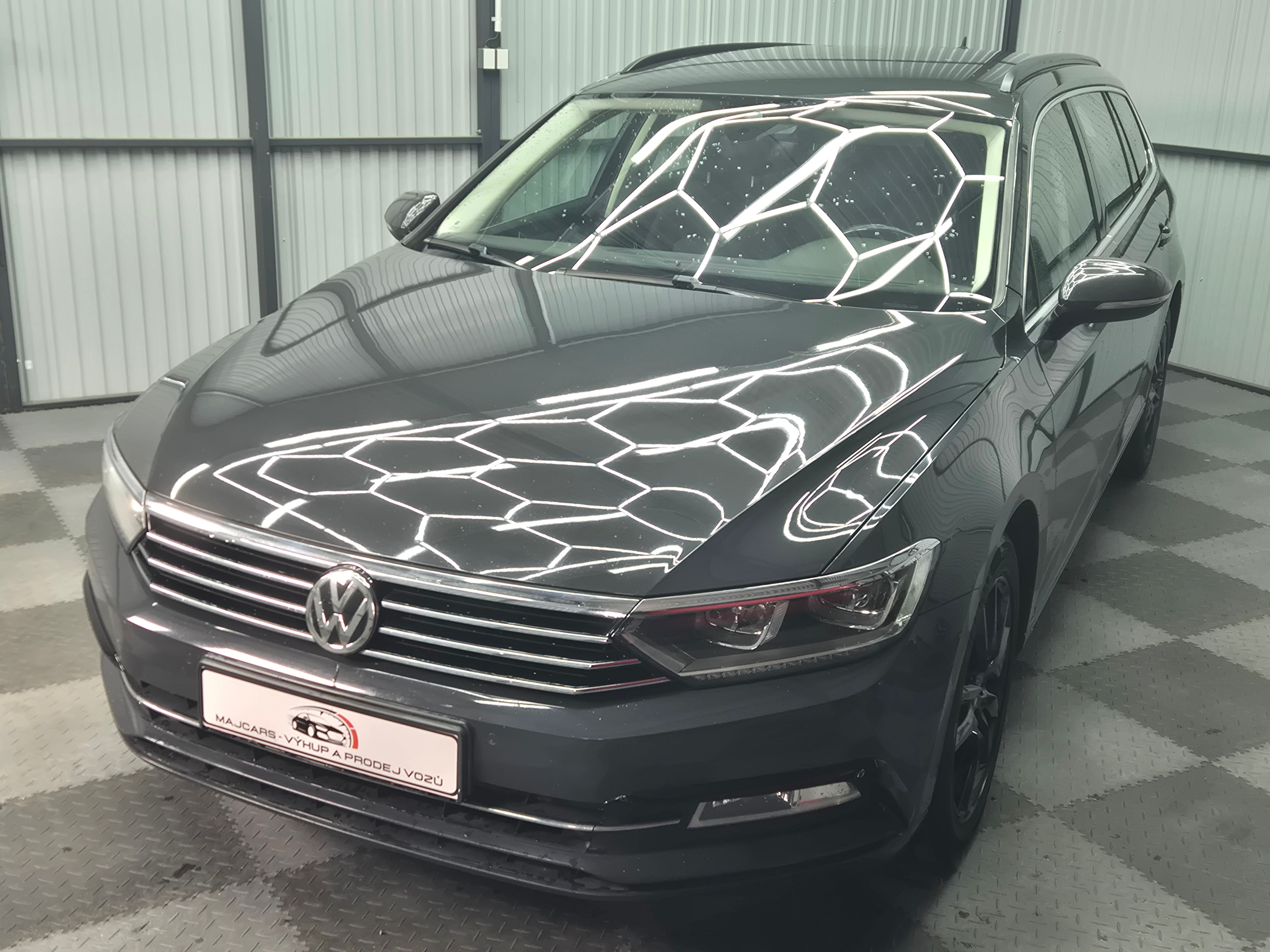 Volkswagen Passat, 2.0 TDI 110KW - fotka 3