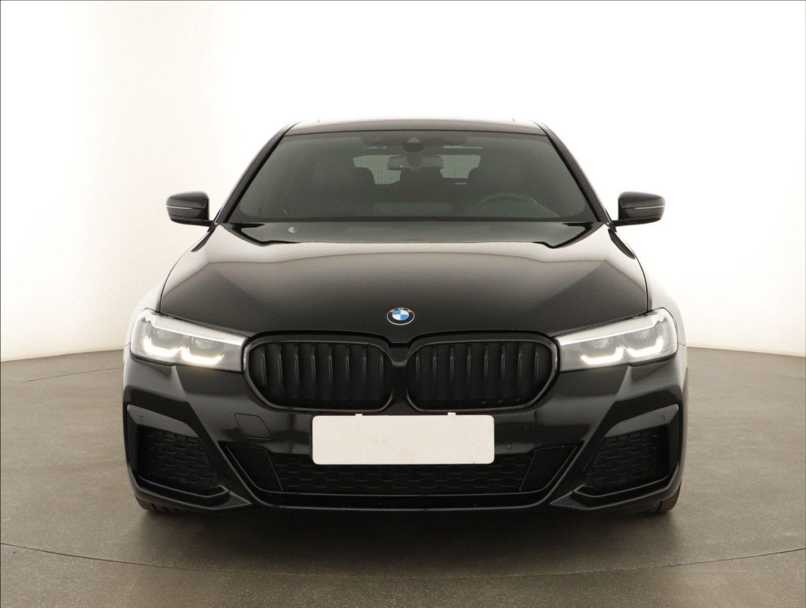 BMW Řada 5, 540d xDrive - fotka 2