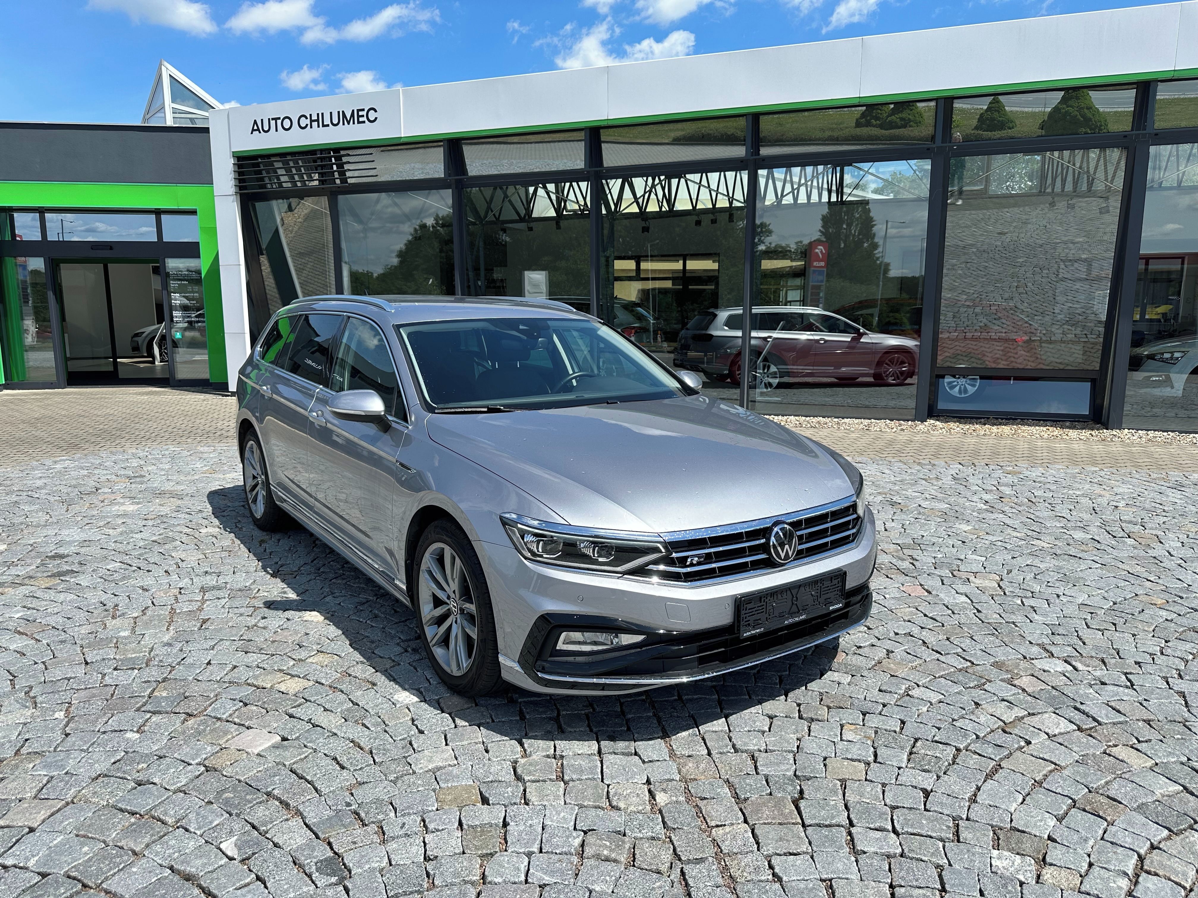 Volkswagen Passat, Variant 2.0 TDI DSG R-Line 4x4 - fotka 3