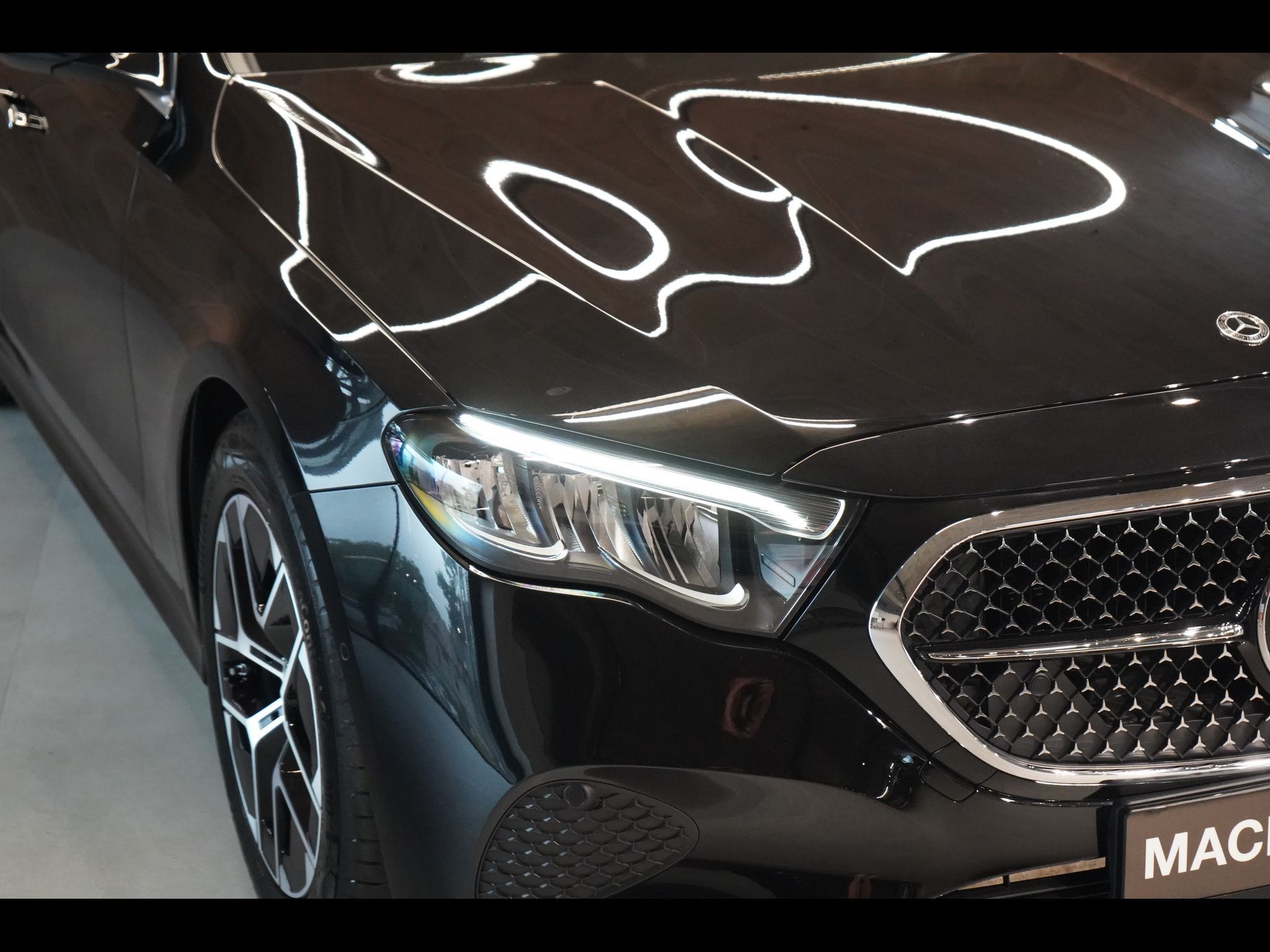 Mercedes-Benz Třídy E, 220d 4MATIC, KEYLESS,DISTRONIC - fotka 5
