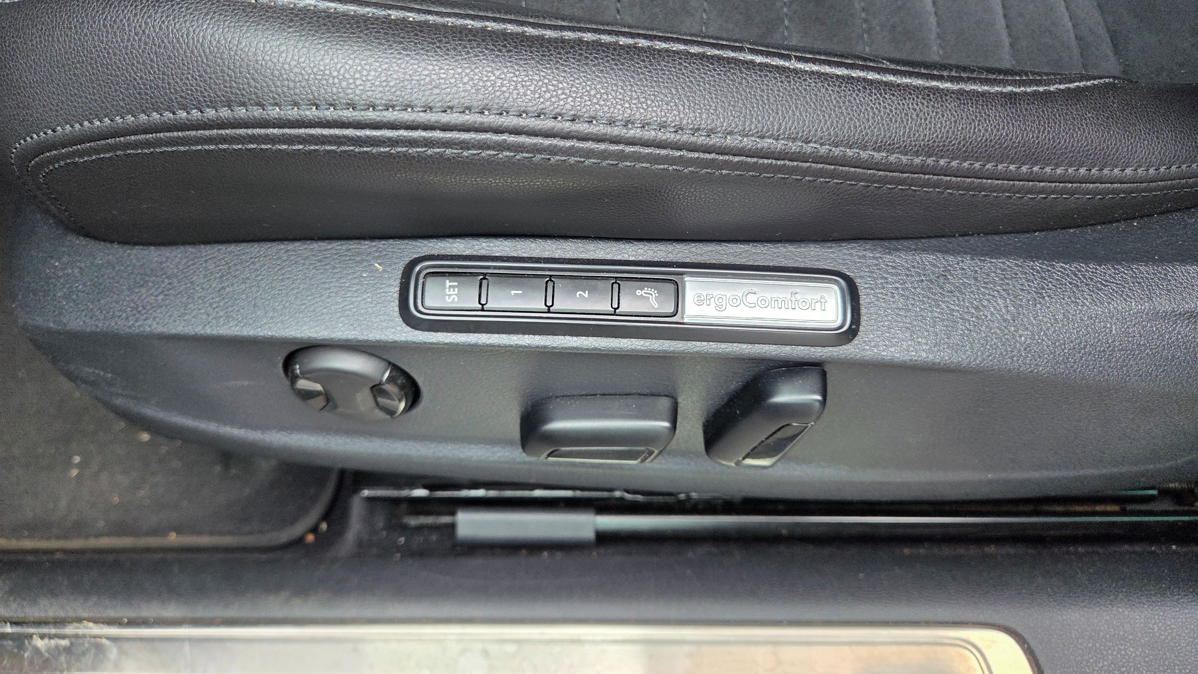 Volkswagen Passat, TOP výbava webasto android - fotka 3