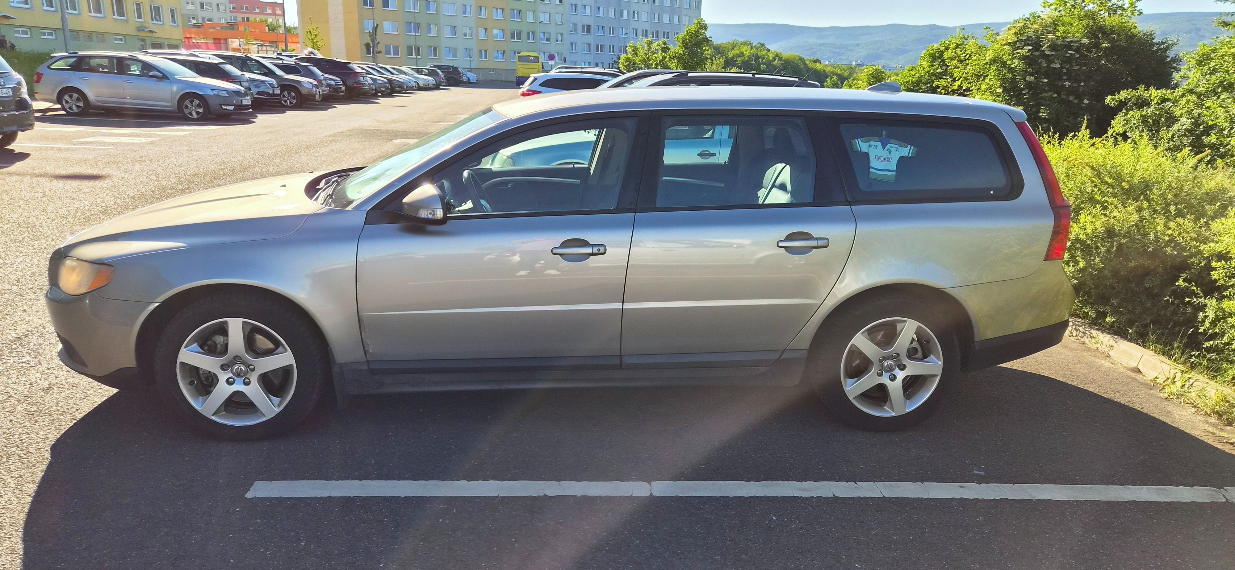 Volvo V70, Volvo V70 2.5T 147 kW Webasto - fotka 4