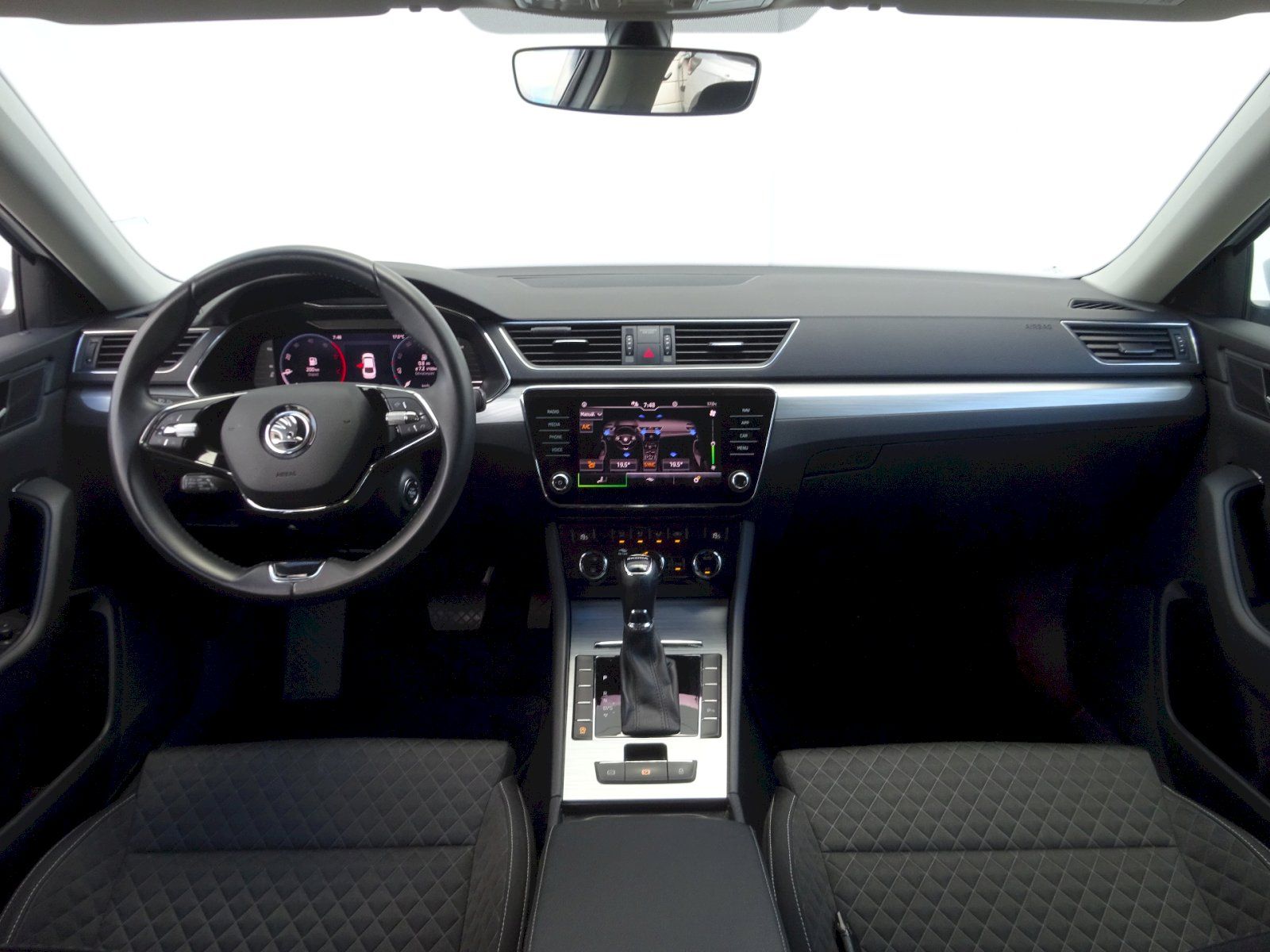Škoda Superb, 2,0TDi /110kW DSG Ambition - fotka 5