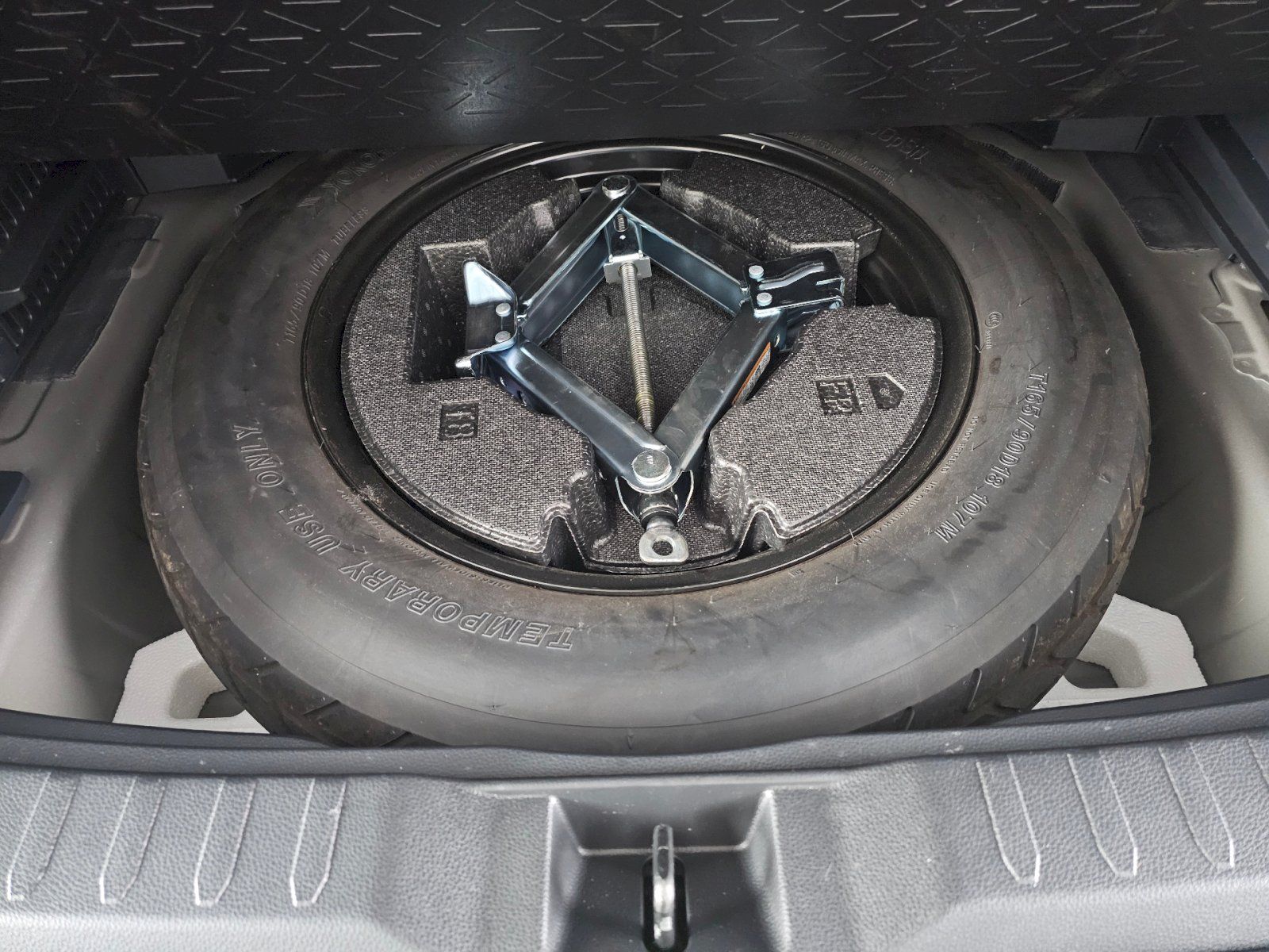 Toyota Rav4, 2.5HEV 222k 4X4 GR SPORT - fotka 6