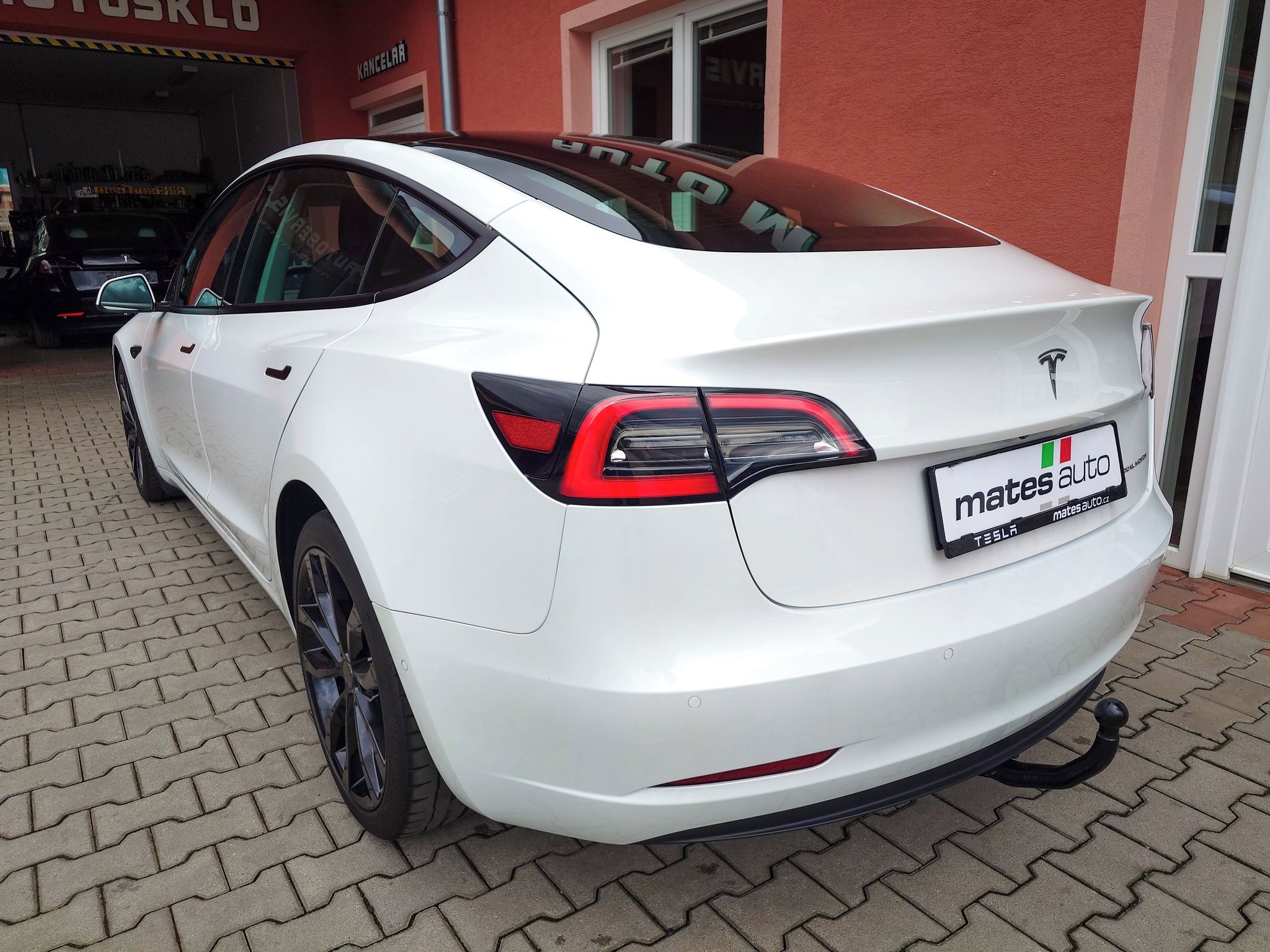 Tesla Model 3, Long Range Dual Motor 366 kW S - fotka 3