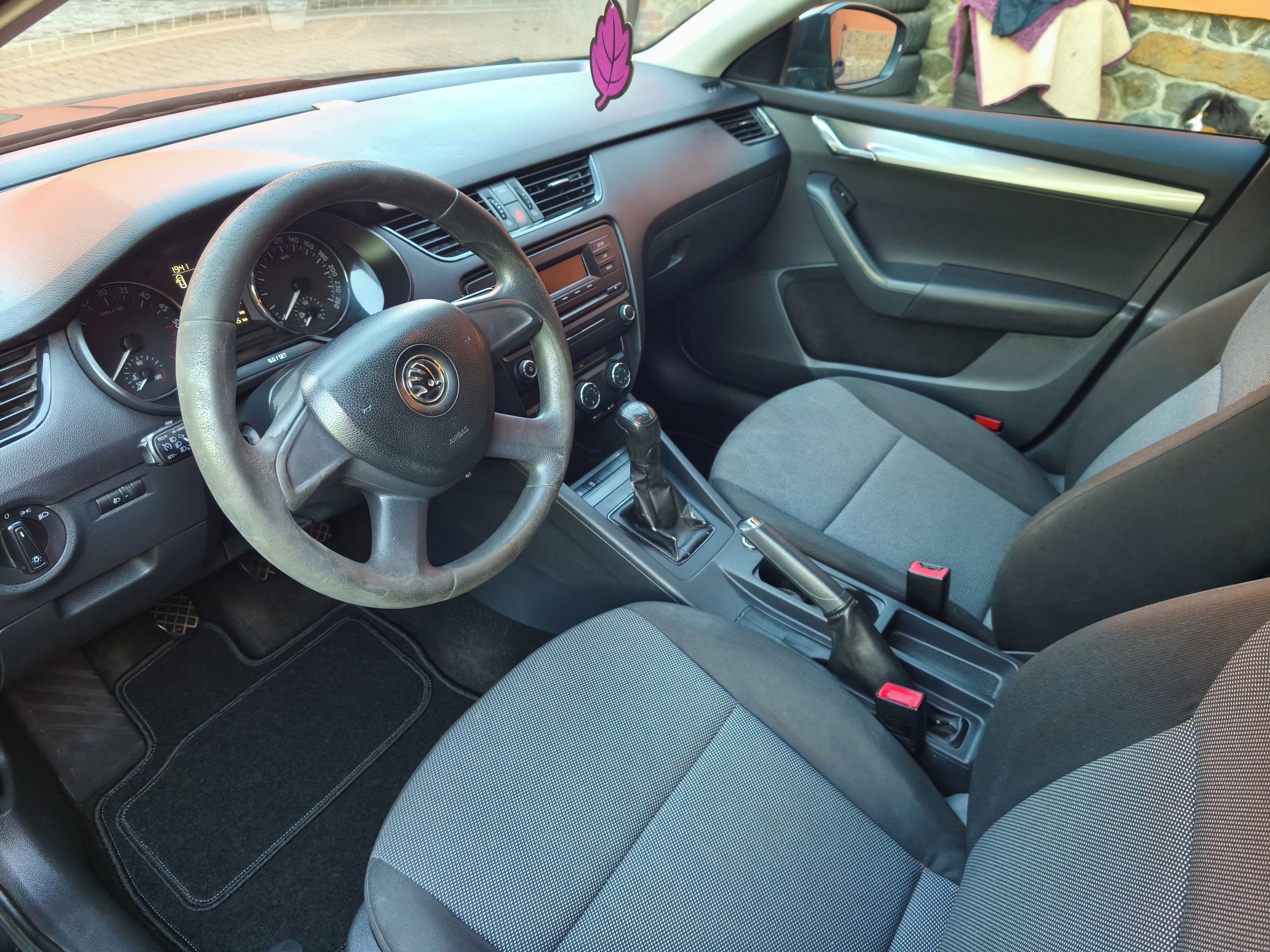 Škoda Octavia, 1.6tdi 77kw, r.v.2014 - fotka 6