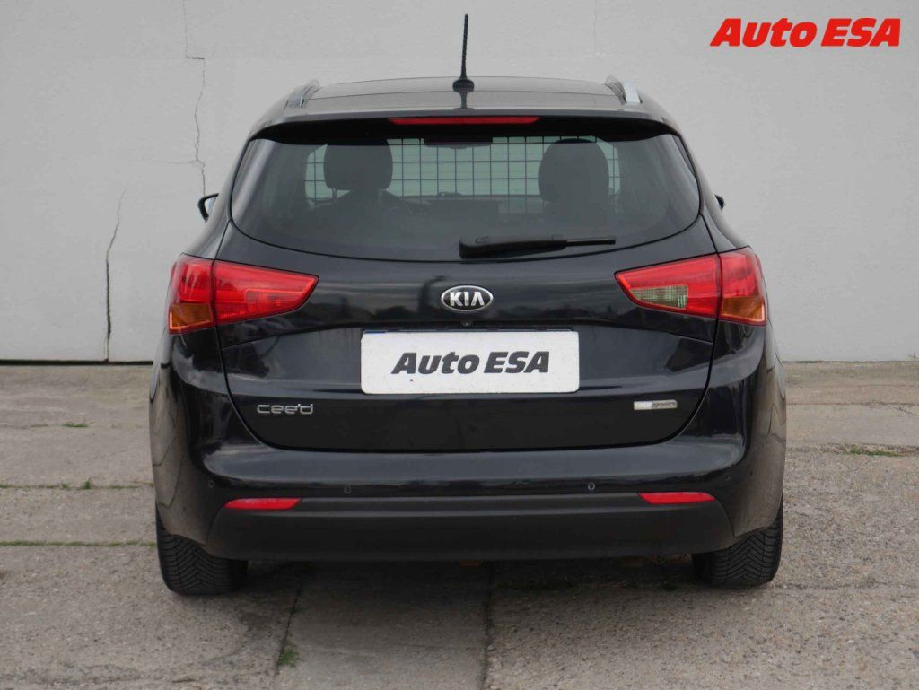 Kia Cee´d, 1.6 CRDi - fotka 5