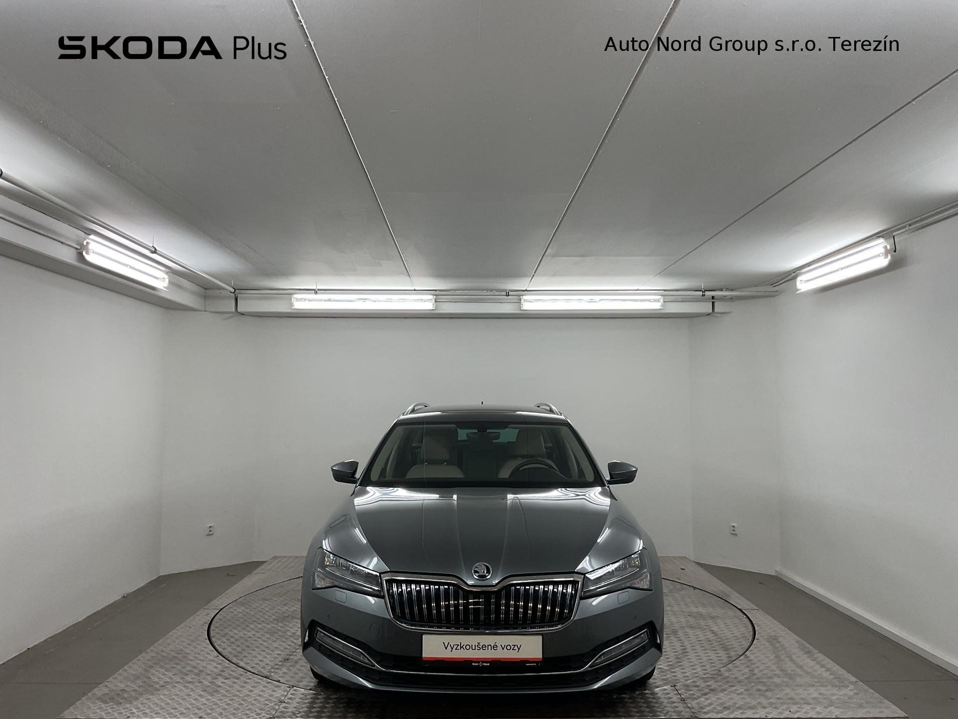 Škoda Superb, SUPEREB COM GRT STY TD 110/2.0 - fotka 4