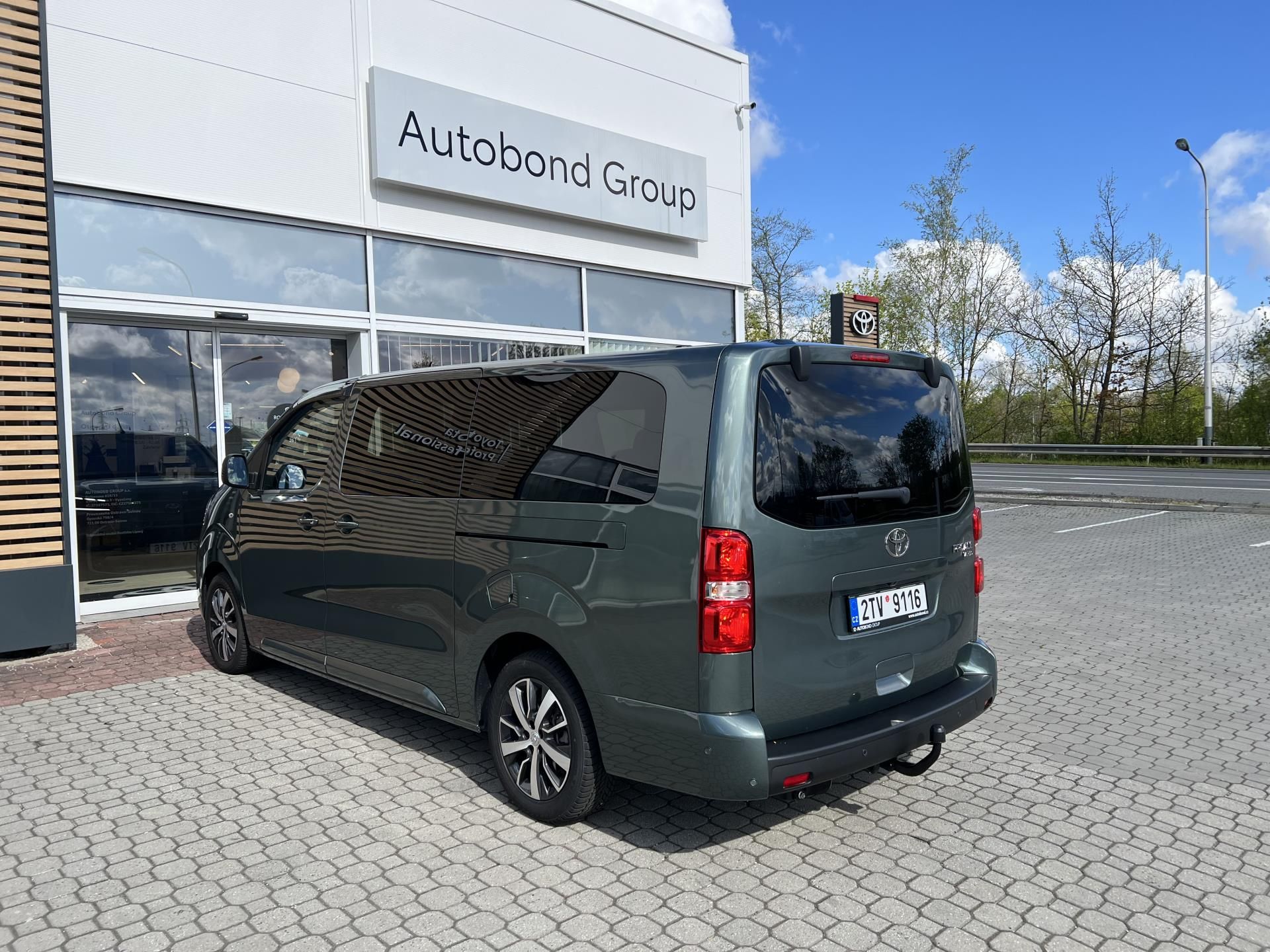 Toyota Proace Verso, 2.2D 8AT Family 8S L2 Webasto - fotka 4
