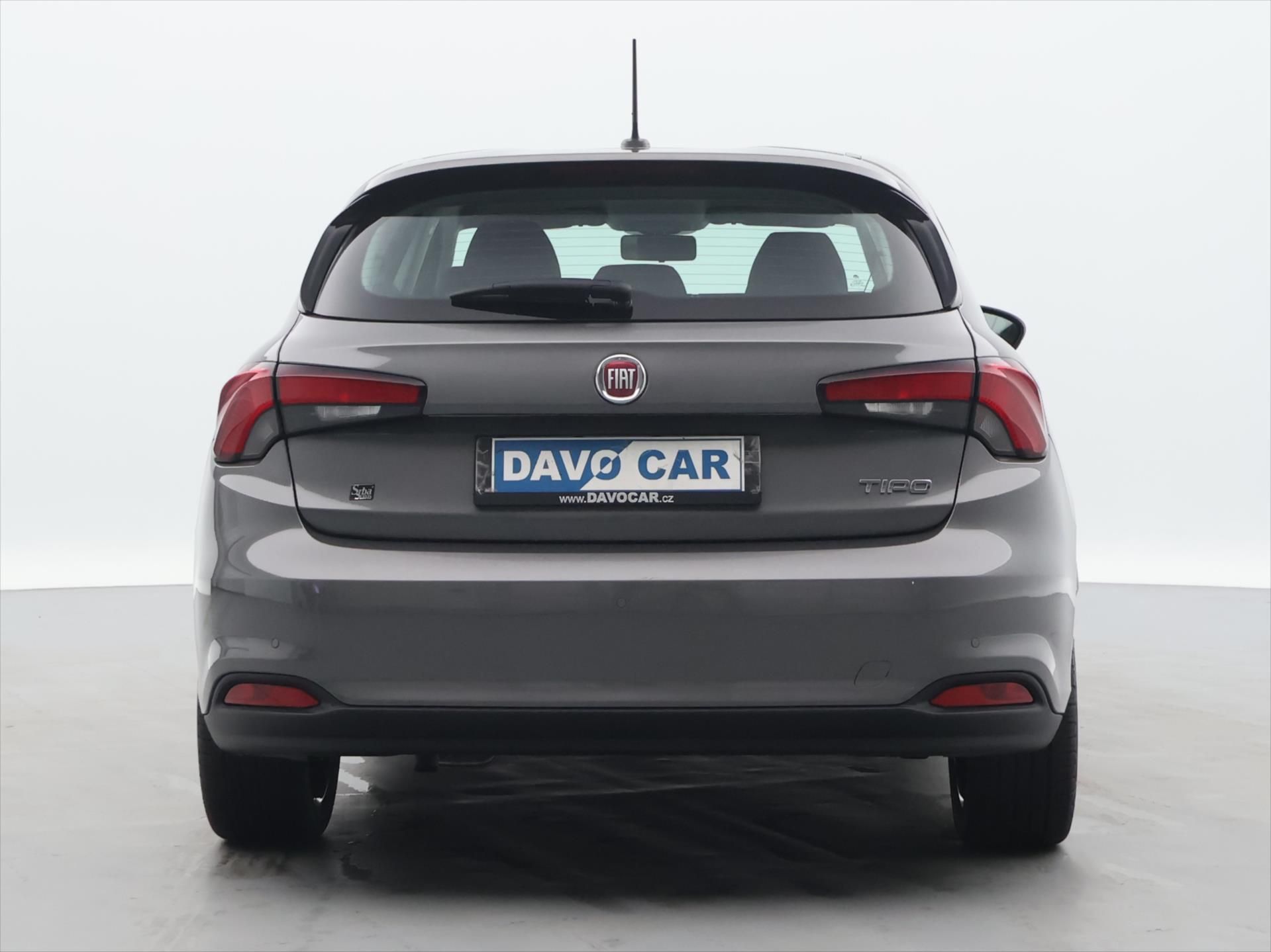 Fiat Tipo, 1,4 16V 70kW CZ Street 4800km - fotka 6