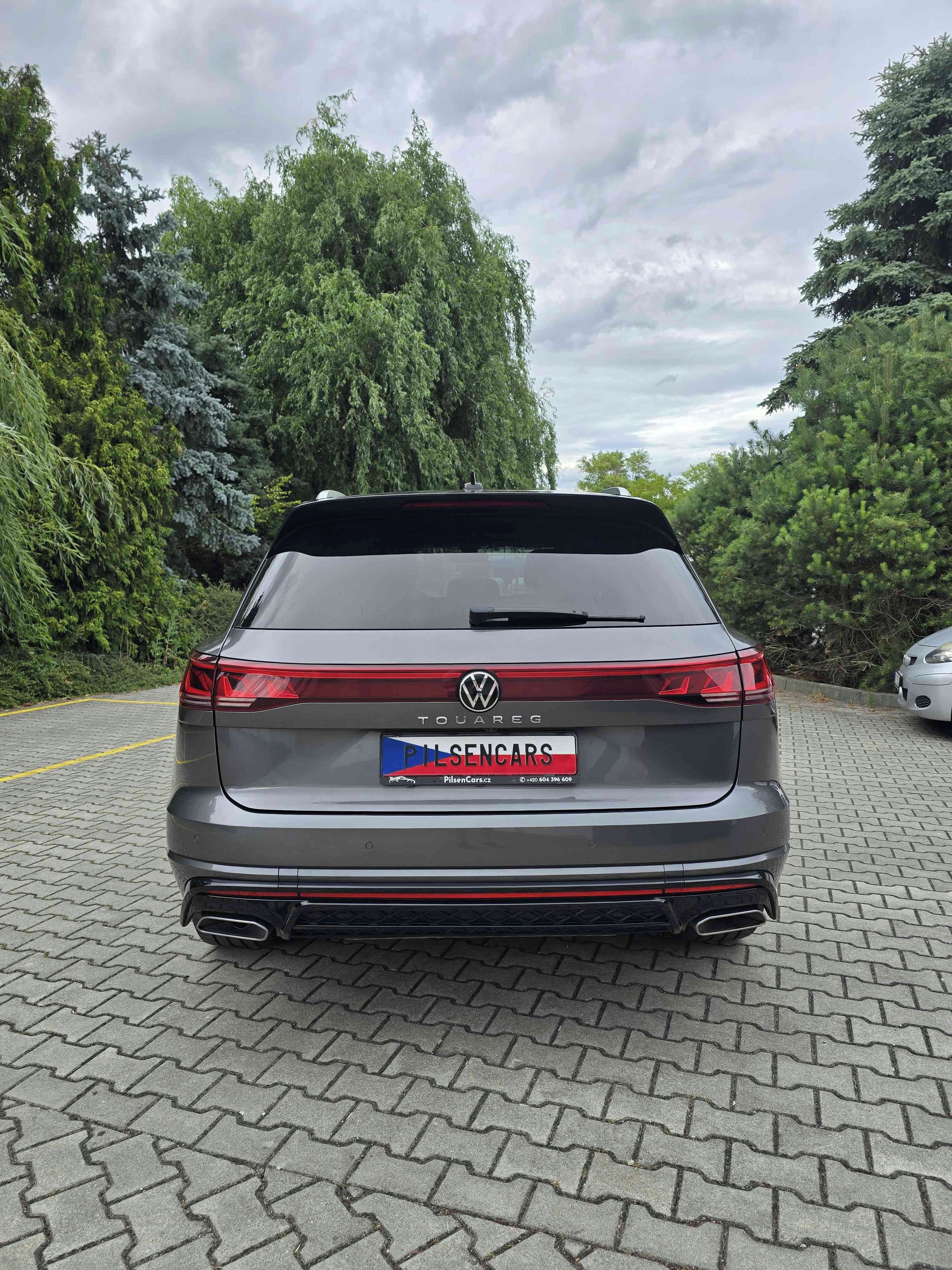 Volkswagen Touareg, 210 kW R-line FACELIFT - fotka 4
