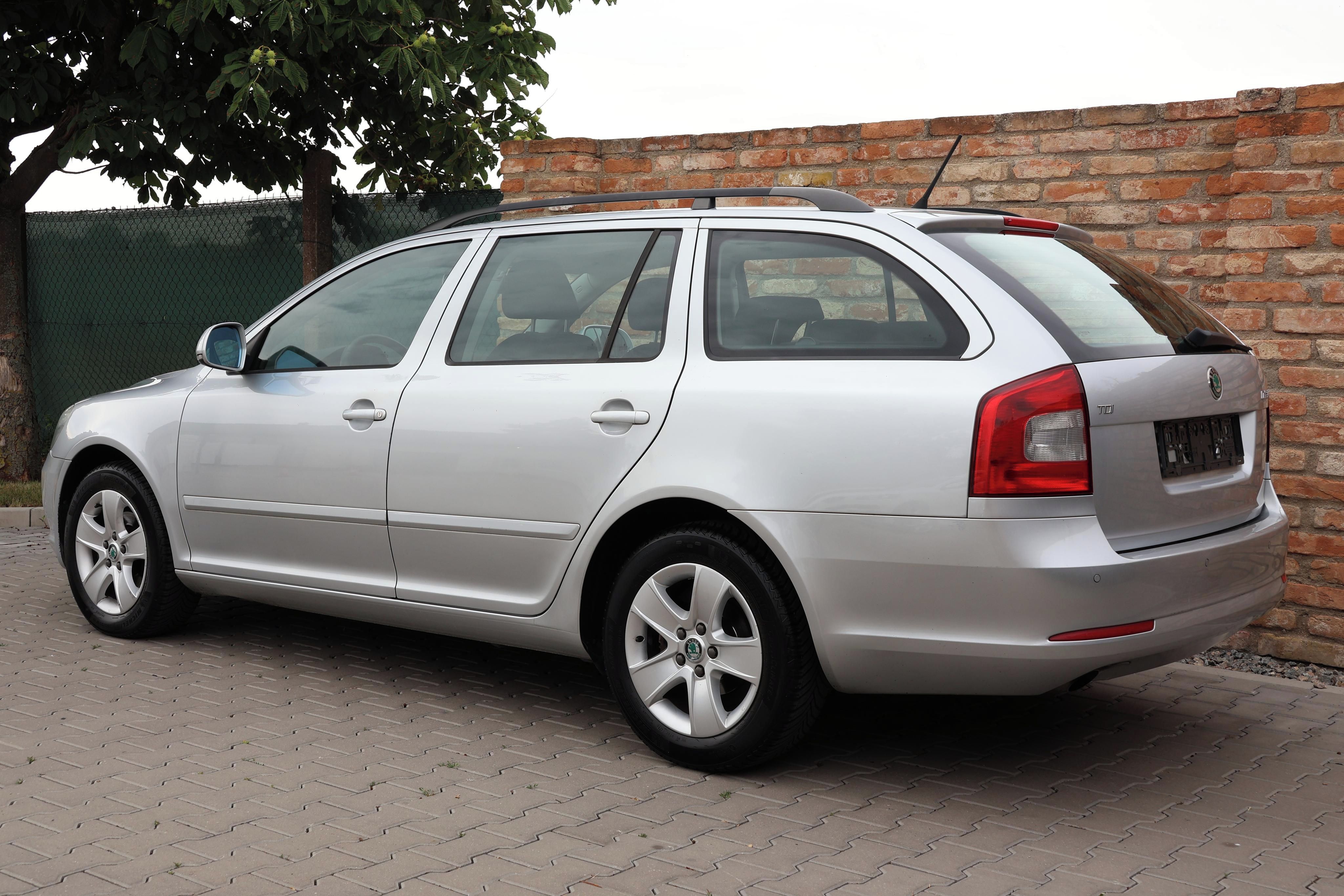 Škoda Octavia, 1.6TDI 77kW Servis Škoda 1Maji - fotka 3