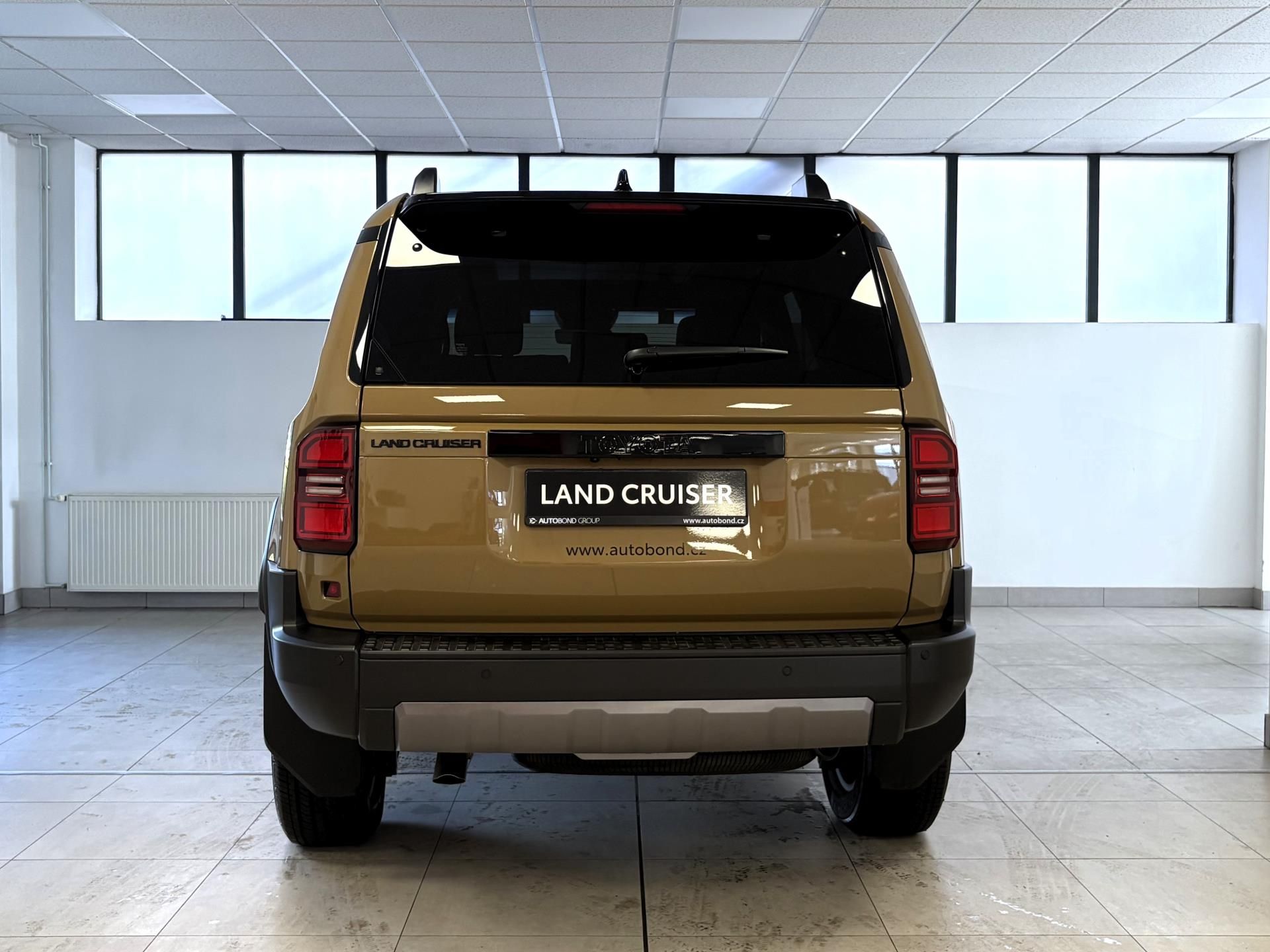Toyota Land Cruiser, 2.8D MHEV 8AT 4x4, Ex. Skyview - fotka 5