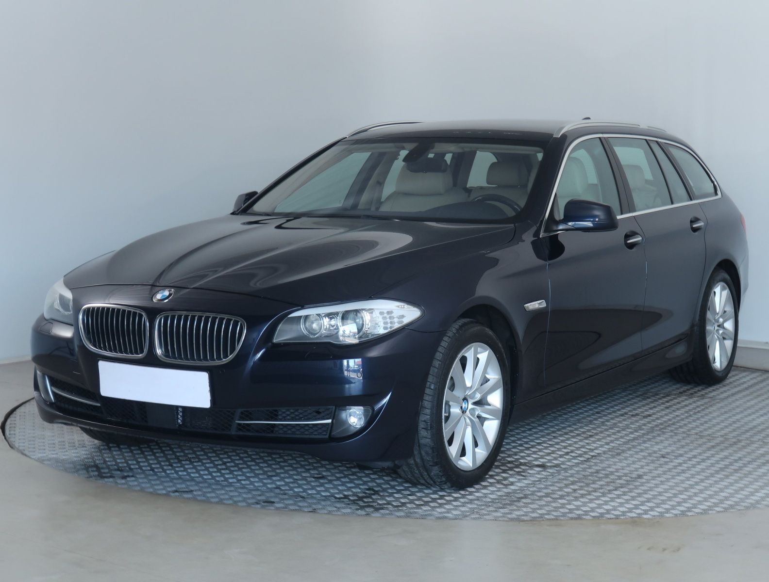 BMW Řada 5, 530d, Automat, Navi - fotka 3