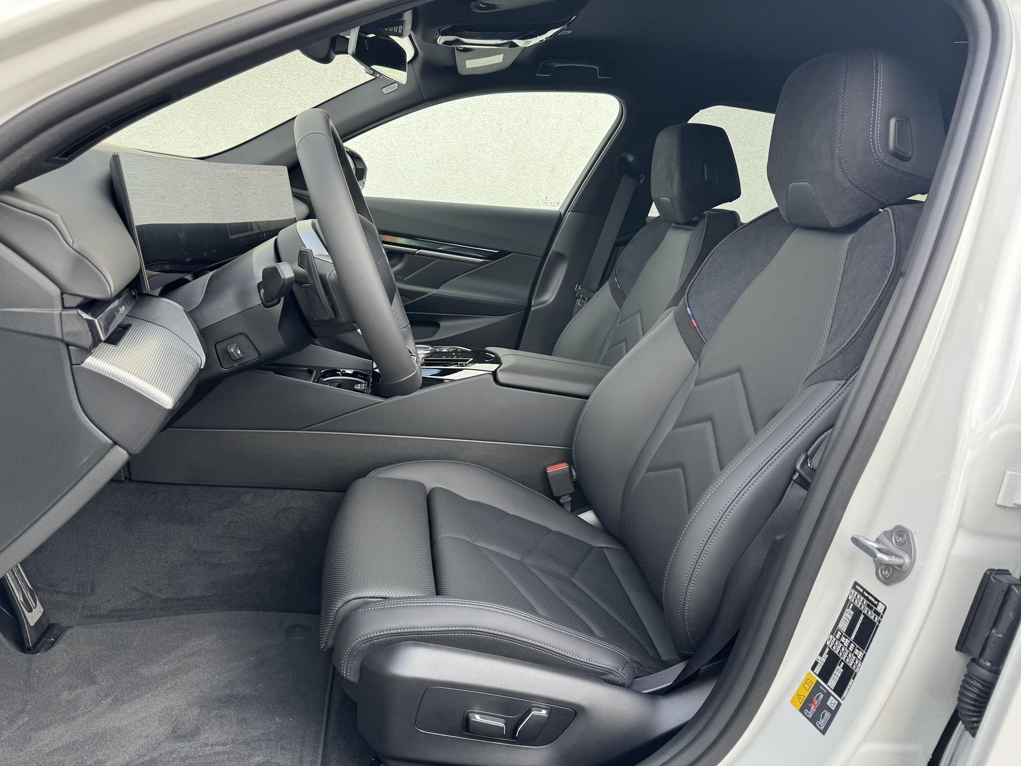 BMW i5, i5 M60 xDrive Sedan - fotka 6