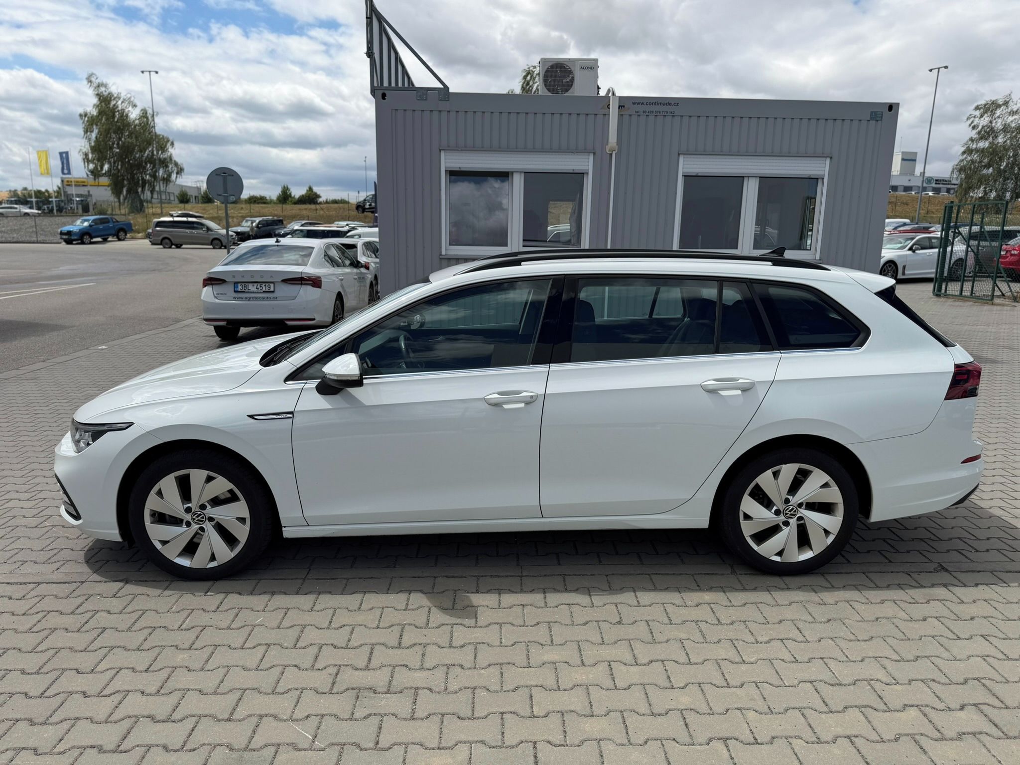 Volkswagen Golf, 2.0 TDI 110kW Style Combi - fotka 4